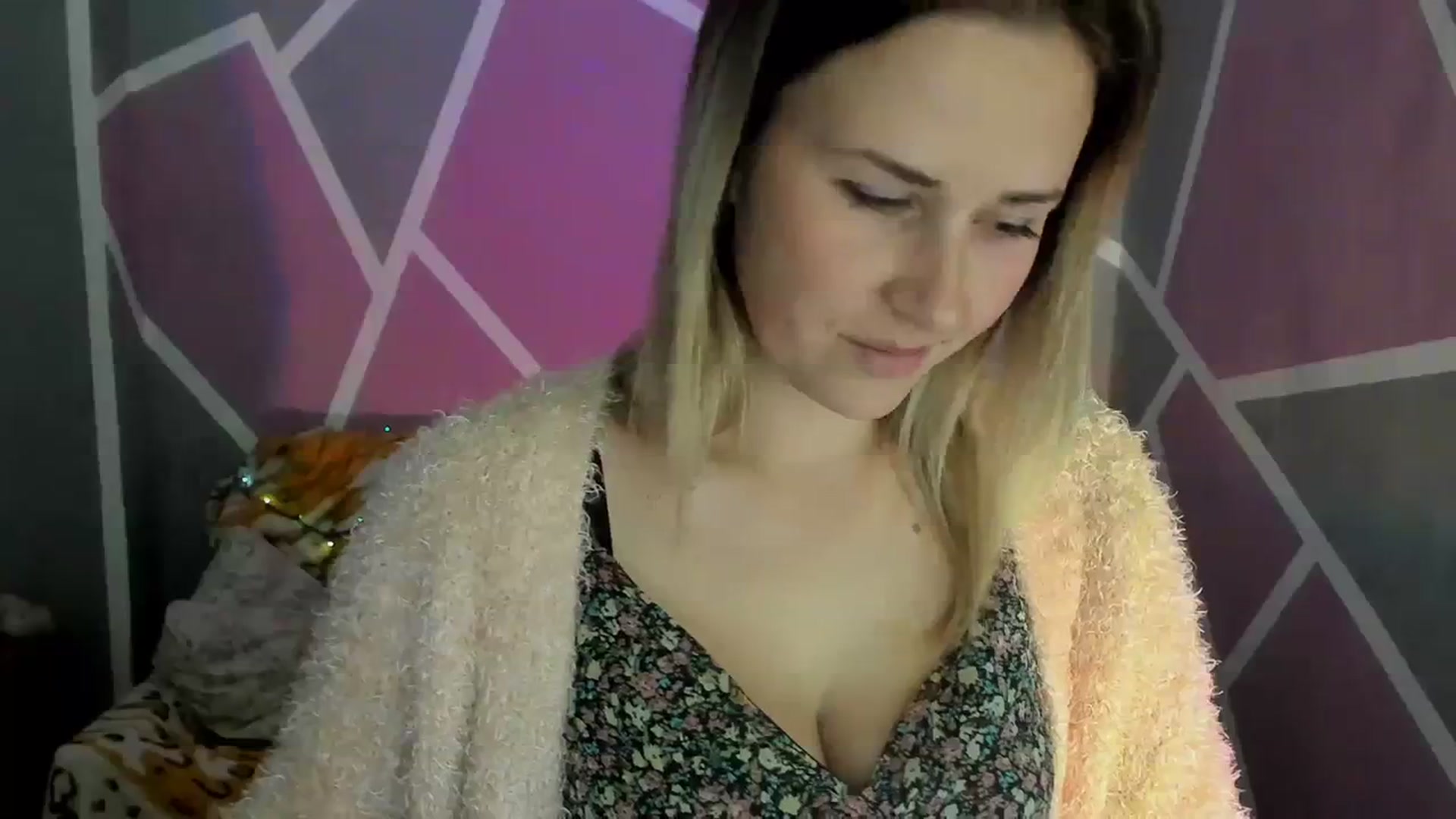 Gallery image thumbnail from UkrBeauty's myfreecams stream on, 10/02/2023, 15:57 image 19 of 20