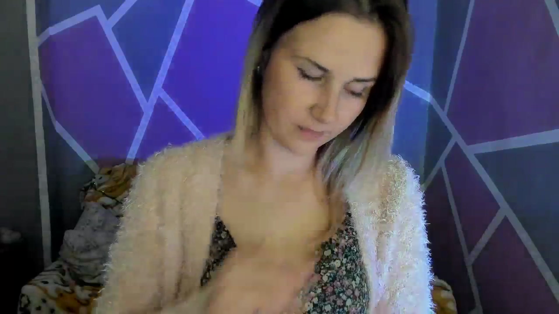 Gallery image thumbnail from UkrBeauty's myfreecams stream on, 10/02/2023, 15:57 image 14 of 20