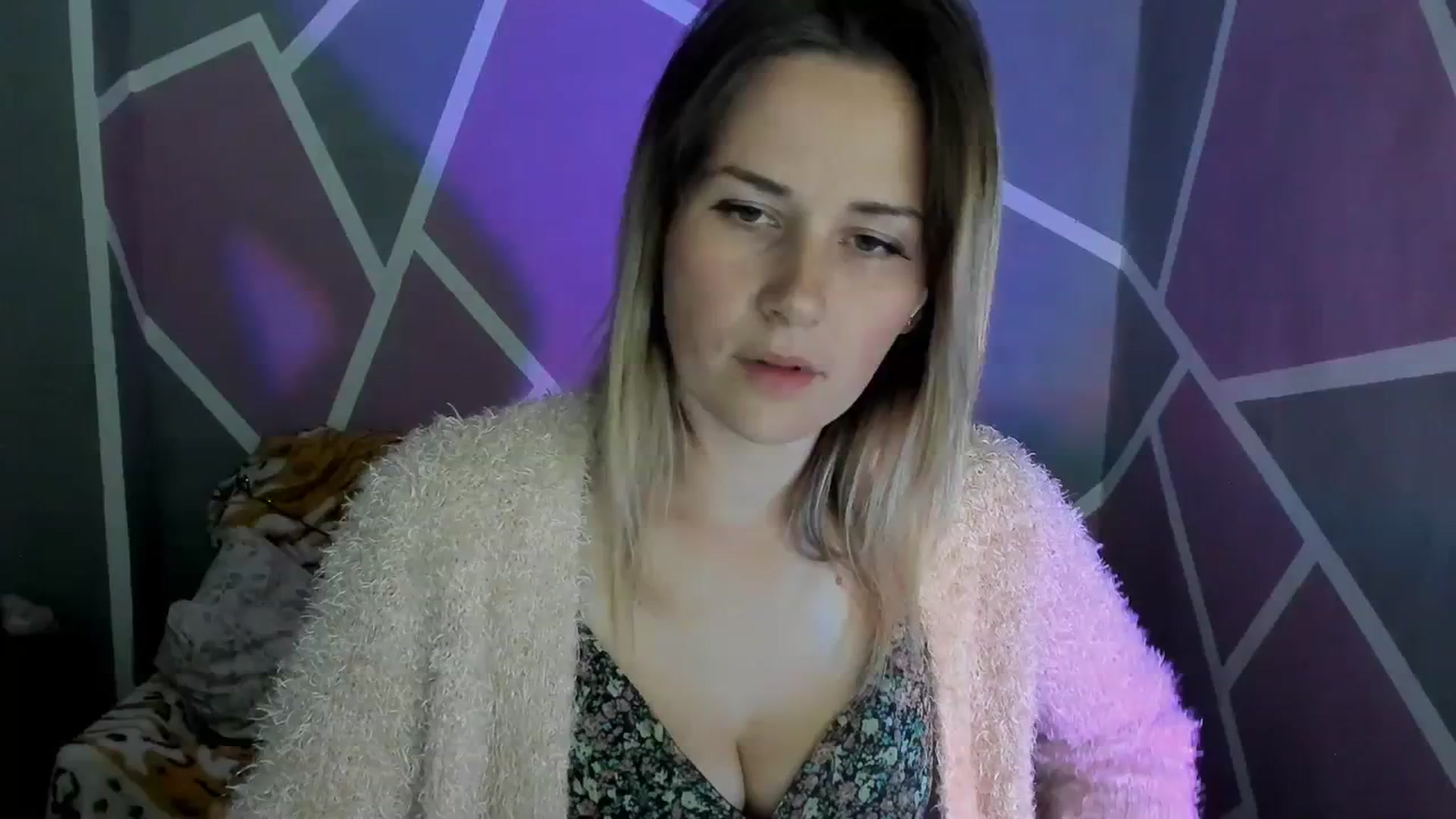 Gallery image thumbnail from UkrBeauty's myfreecams stream on, 10/02/2023, 16:52 image 3 of 20
