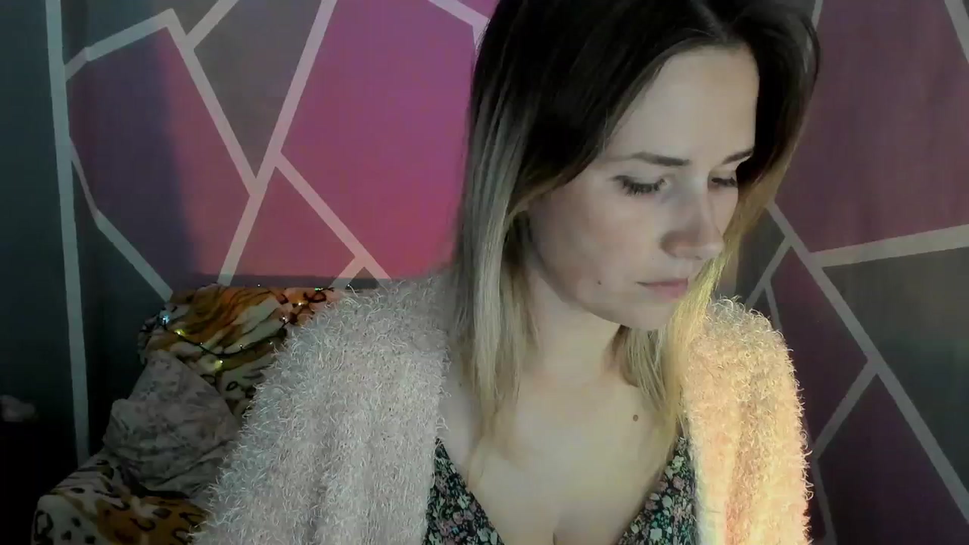 Gallery image thumbnail from UkrBeauty's myfreecams stream on, 10/02/2023, 16:52 image 1 of 20