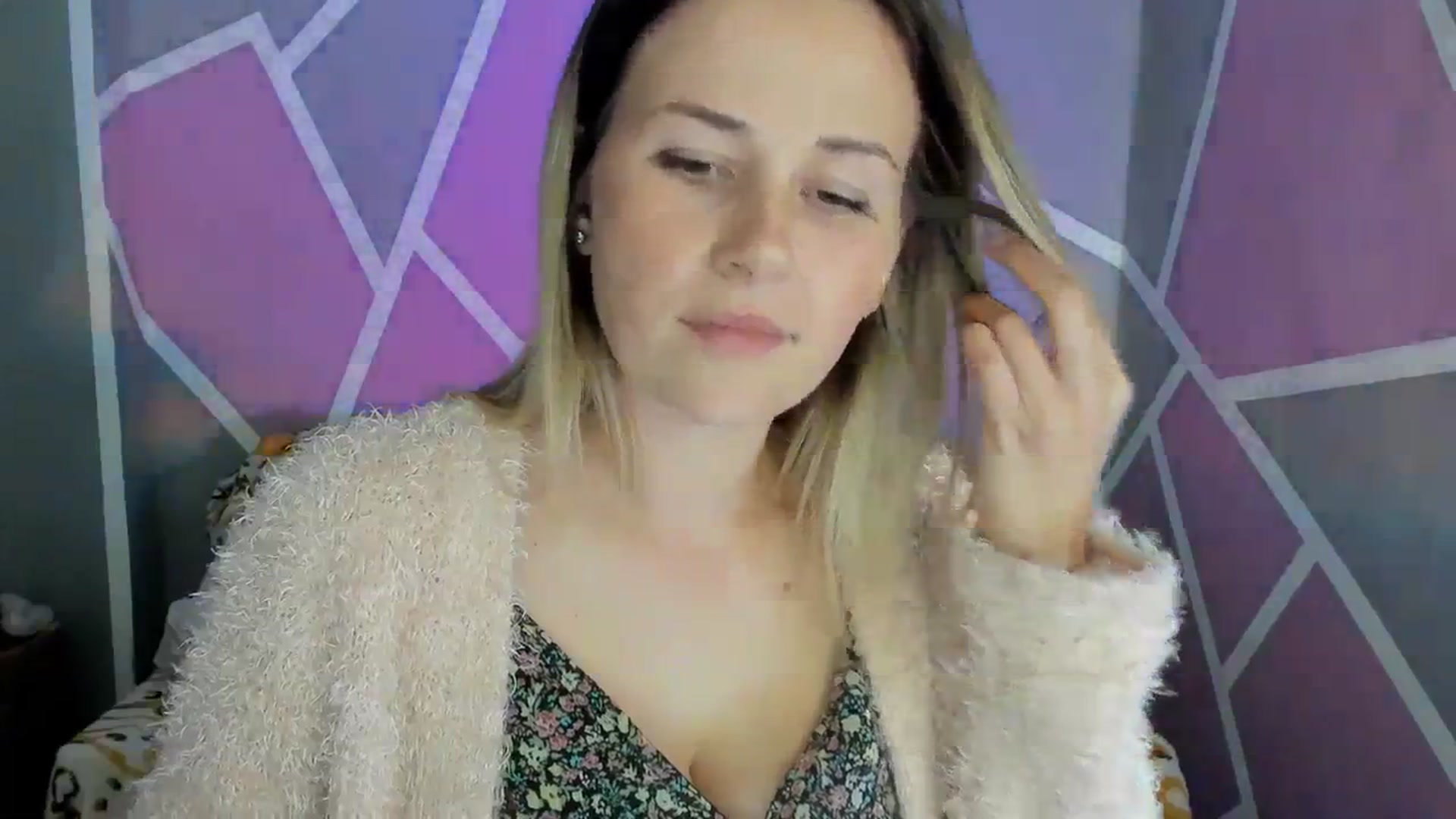 Gallery image thumbnail from UkrBeauty's myfreecams stream on, 10/02/2023, 16:52 image 13 of 20
