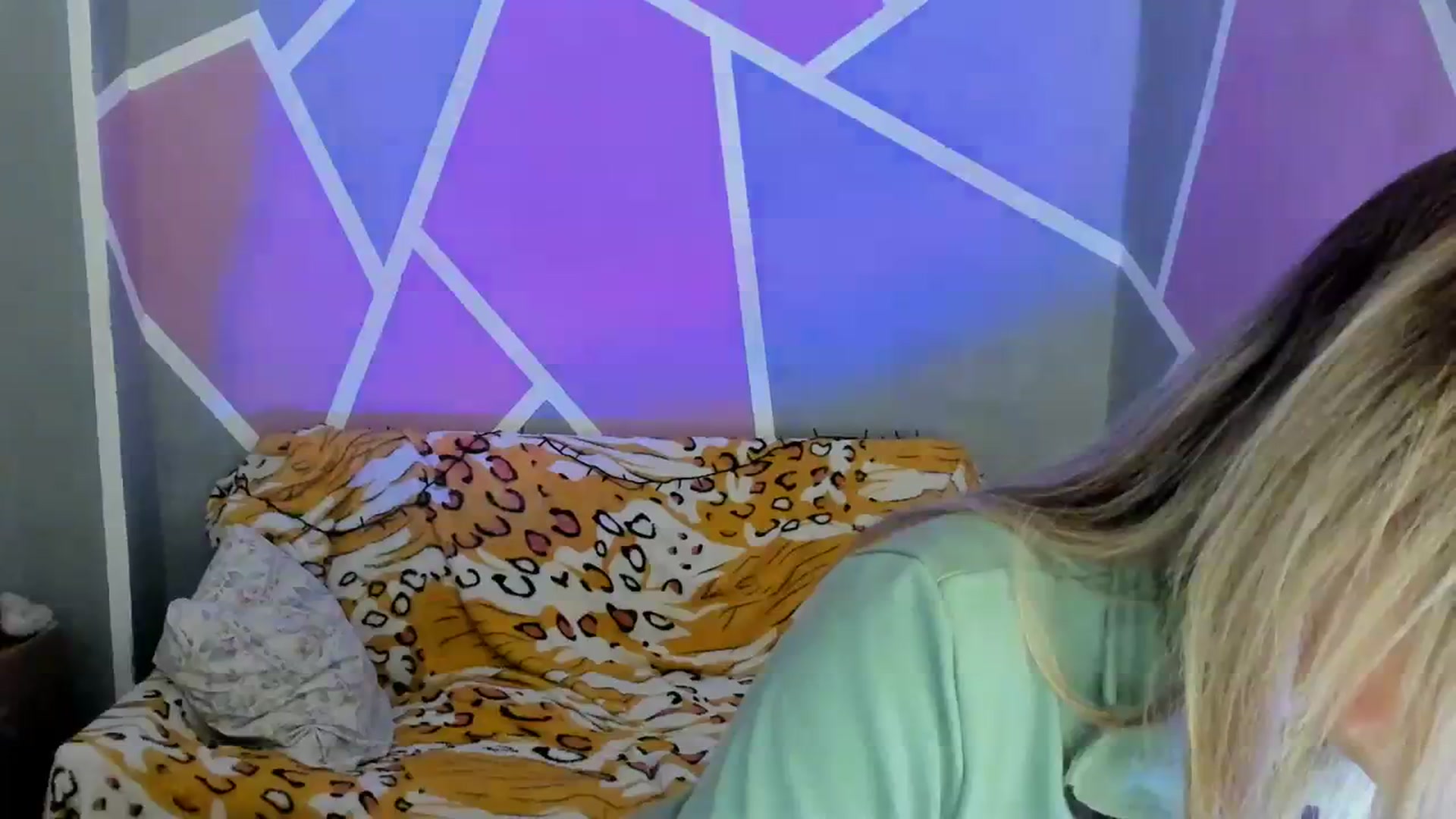 Gallery image thumbnail from UkrBeauty's myfreecams stream on, 10/04/2023, 16:34 image 16 of 20
