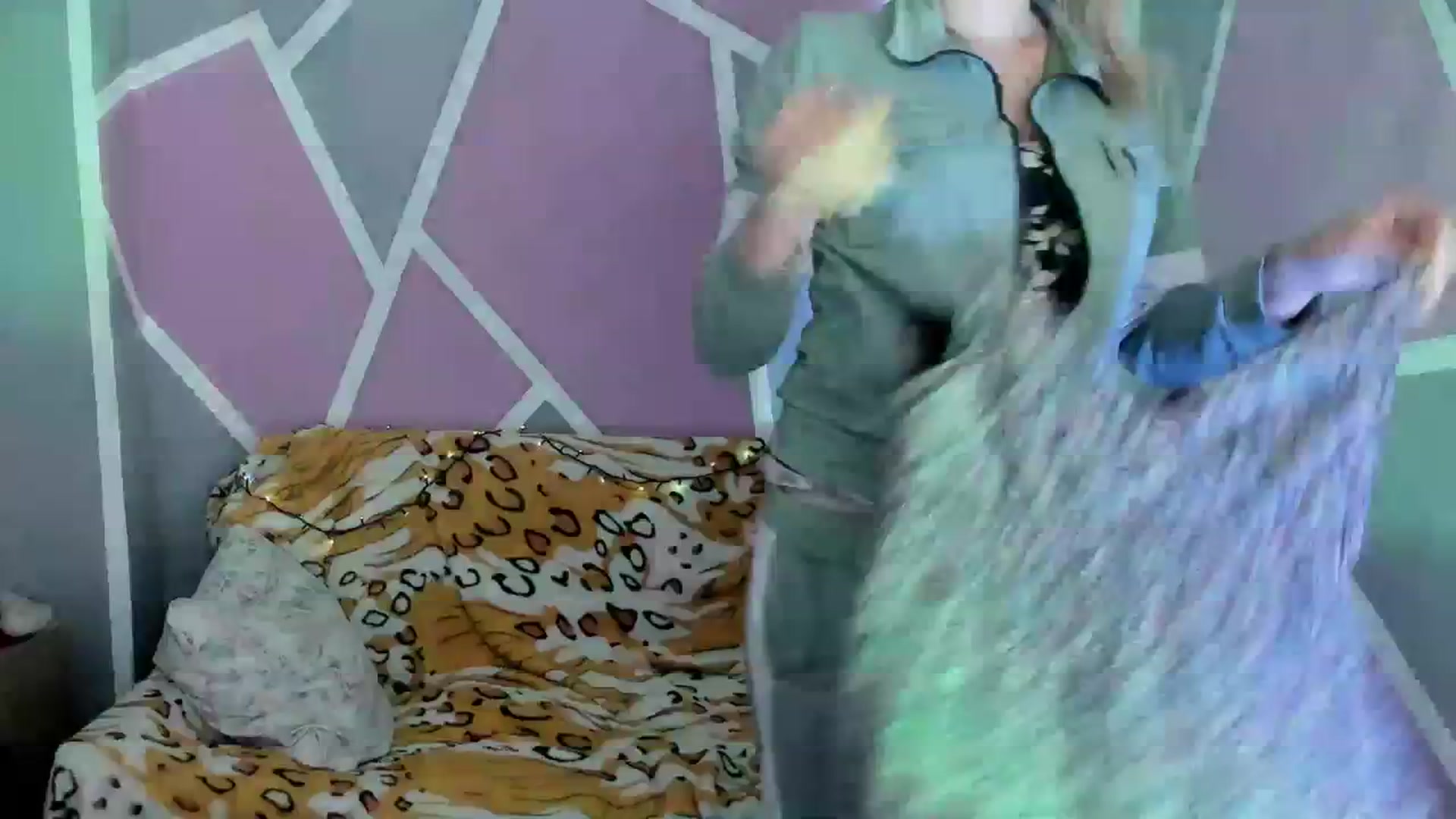 Gallery image thumbnail from UkrBeauty's myfreecams stream on, 10/04/2023, 16:34 image 3 of 20