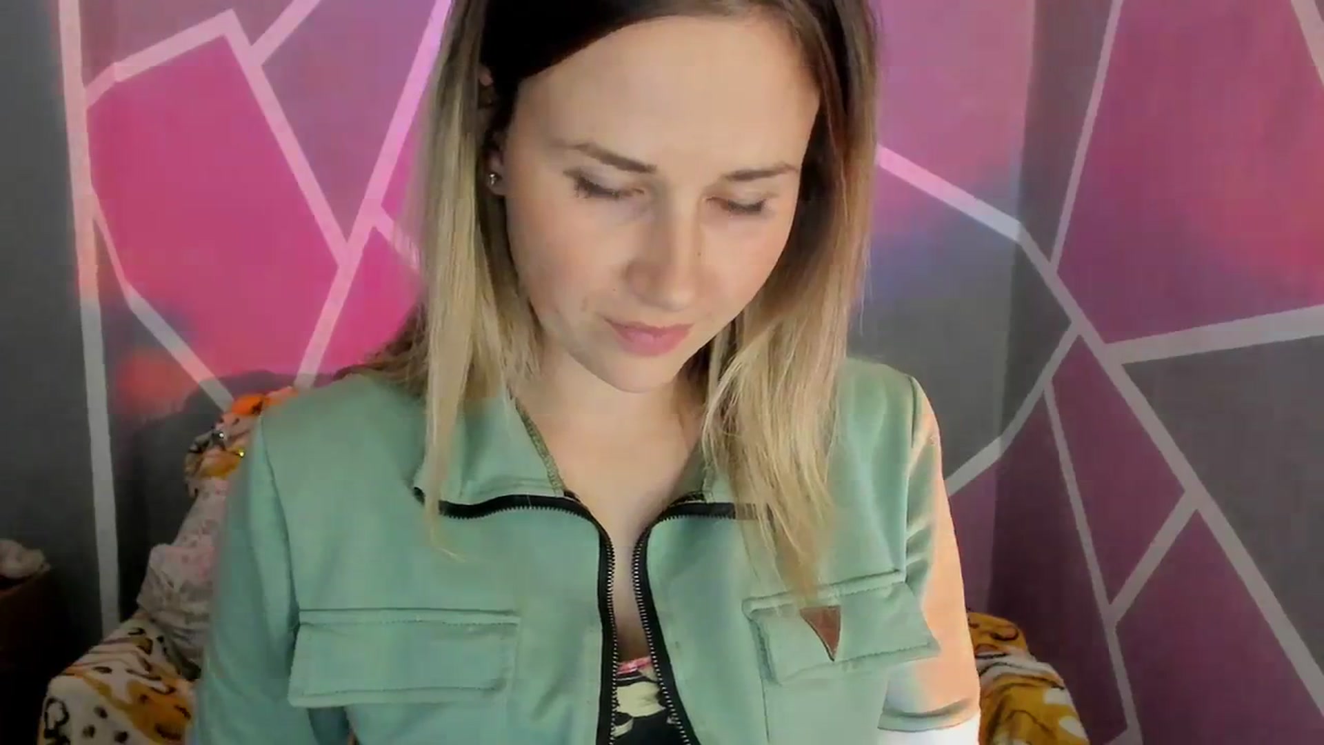 Gallery image thumbnail from UkrBeauty's myfreecams stream on, 10/04/2023, 16:34 image 10 of 20
