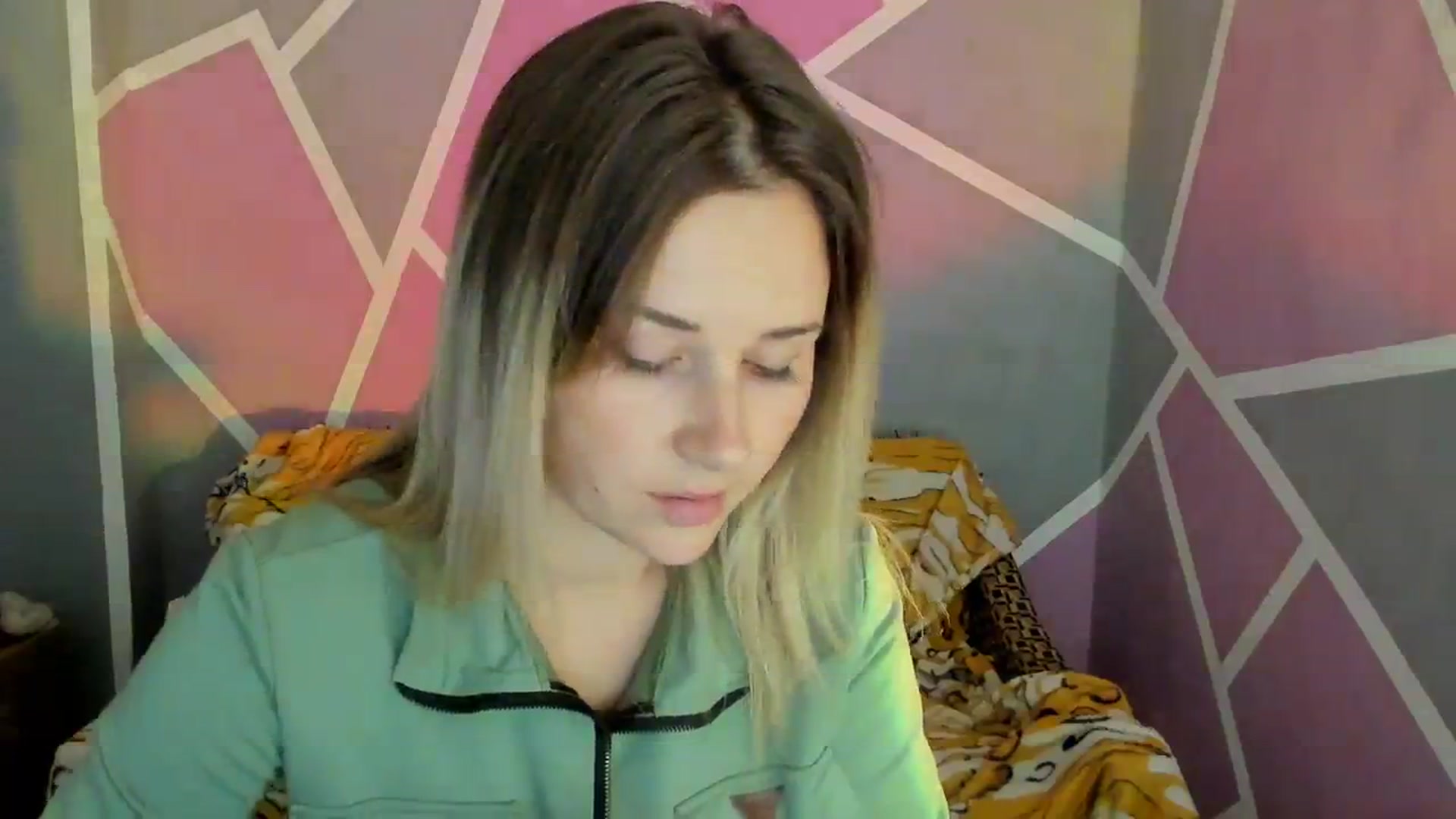Gallery image thumbnail from UkrBeauty's myfreecams stream on, 10/04/2023, 16:34 image 6 of 20