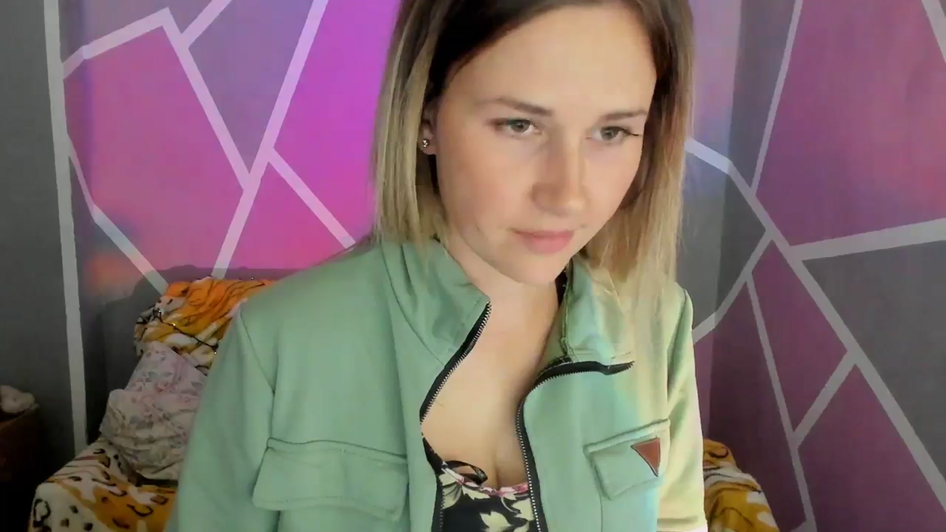 Gallery image thumbnail from UkrBeauty's myfreecams stream on, 10/04/2023, 18:21 image 7 of 20