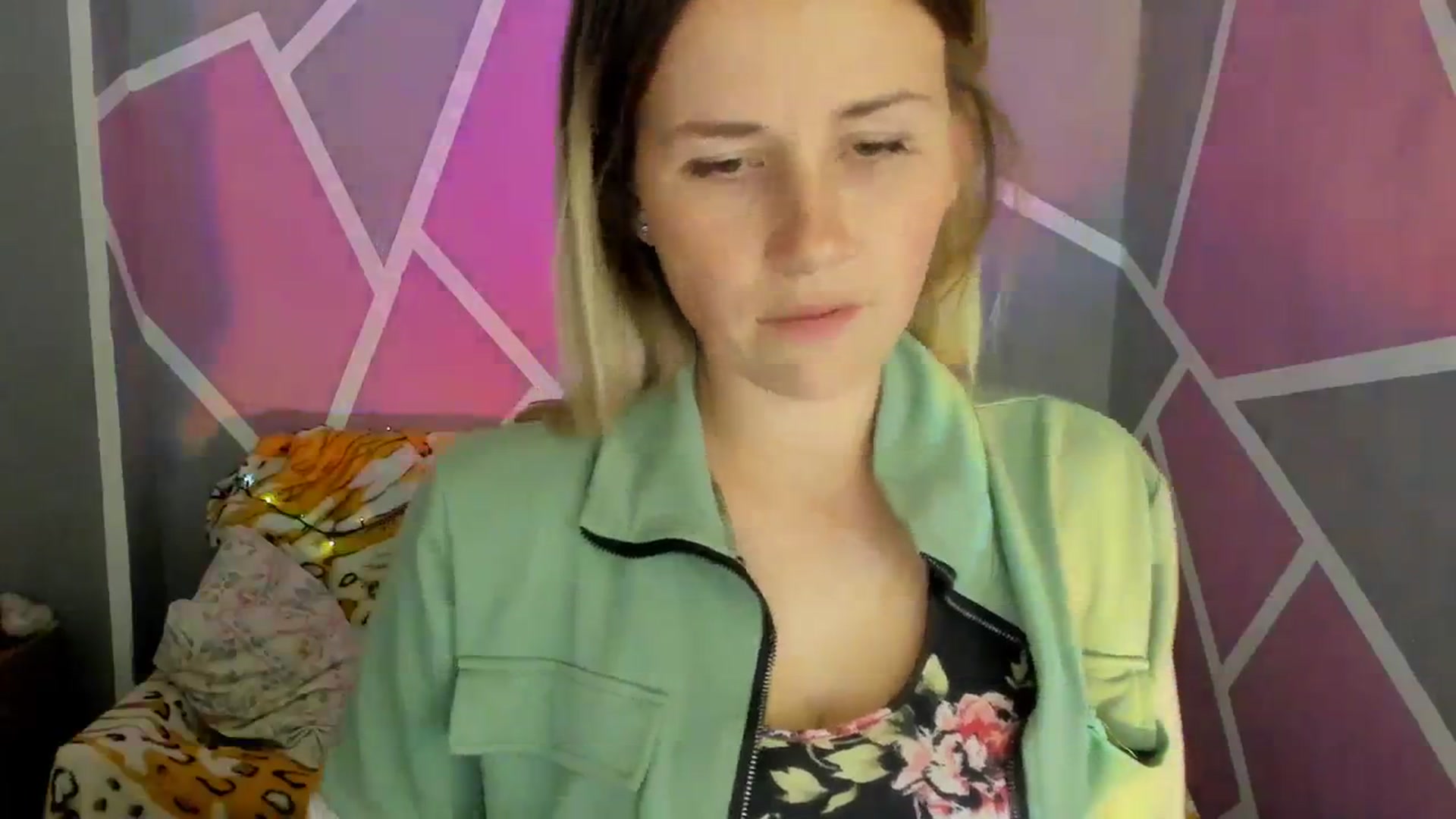 Gallery image thumbnail from UkrBeauty's myfreecams stream on, 10/04/2023, 18:21 image 18 of 20