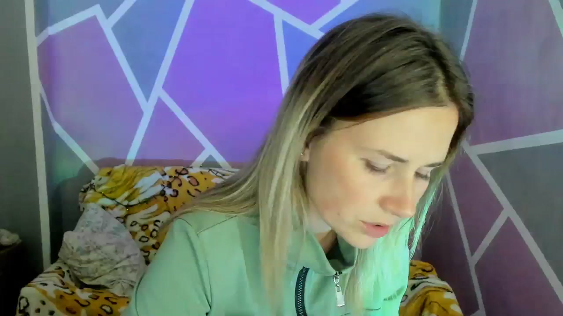 Gallery image thumbnail from UkrBeauty's myfreecams stream on, 10/04/2023, 18:21 image 1 of 20