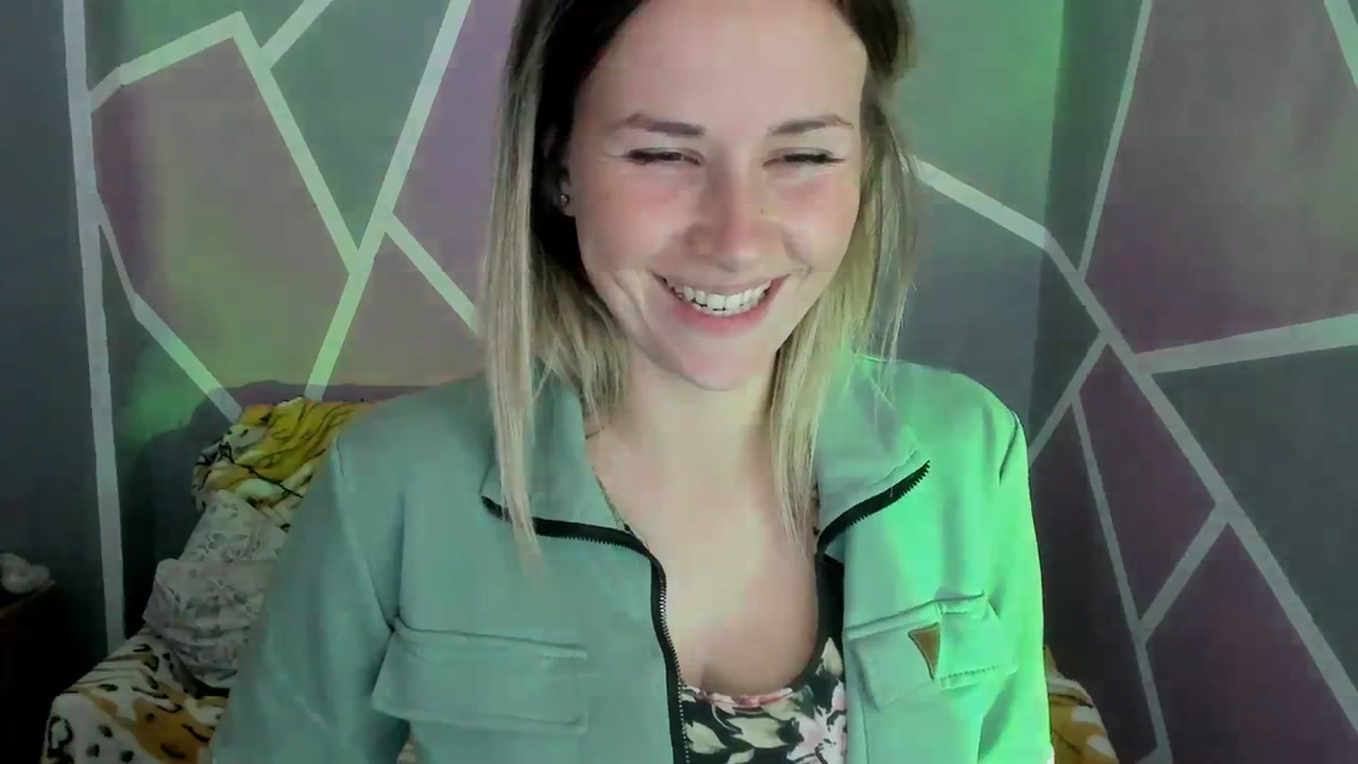Gallery image thumbnail from UkrBeauty's myfreecams stream on, 10/04/2023, 18:21 image 16 of 20