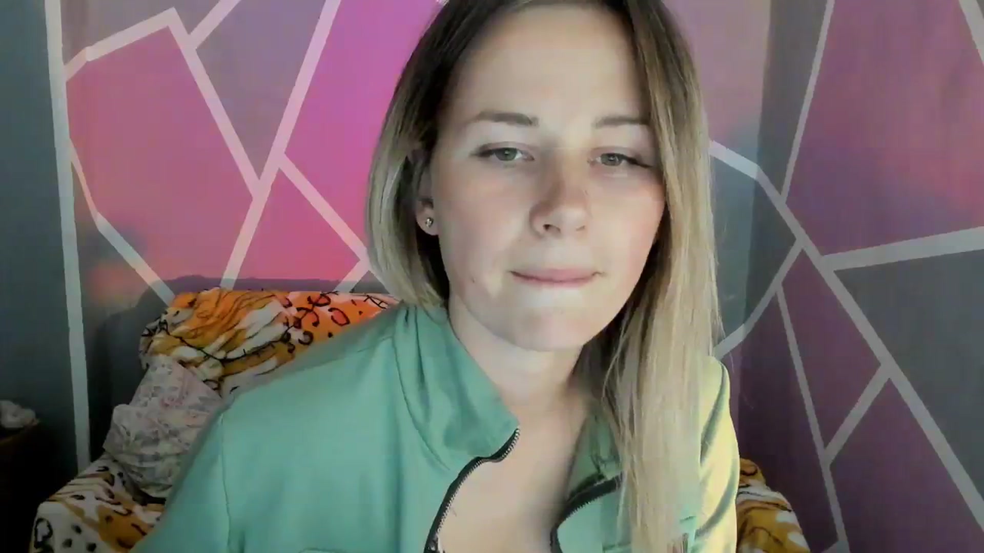 Gallery image thumbnail from UkrBeauty's myfreecams stream on, 10/04/2023, 18:21 image 3 of 20