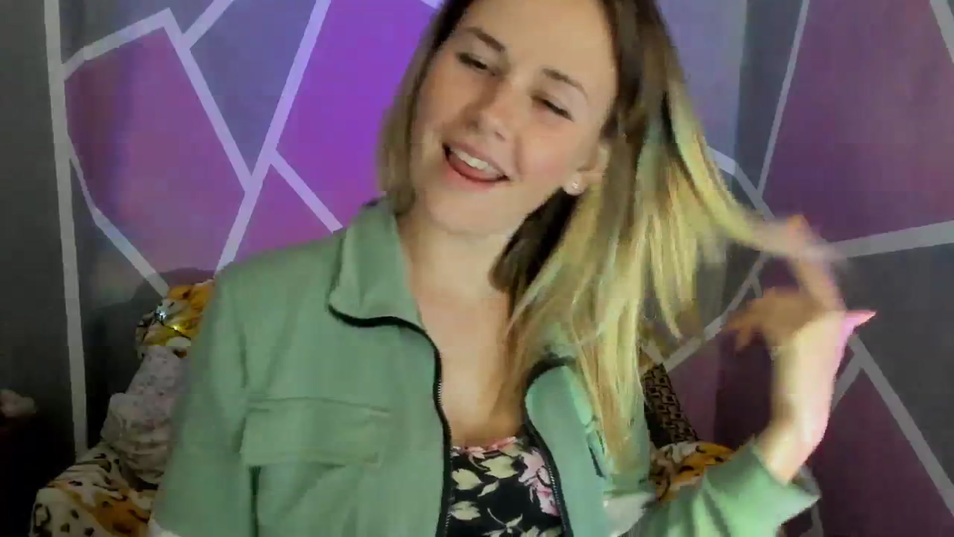 Gallery image thumbnail from UkrBeauty's myfreecams stream on, 10/04/2023, 18:21 image 15 of 20