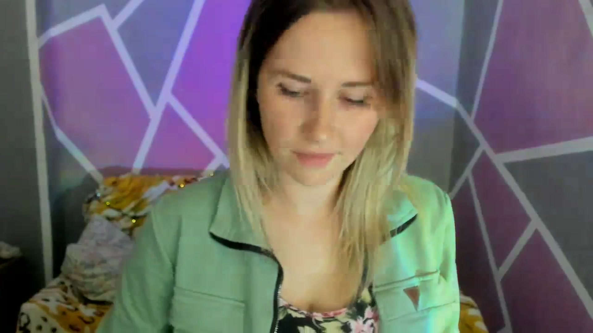 Gallery image thumbnail from UkrBeauty's myfreecams stream on, 10/04/2023, 18:21 image 17 of 20