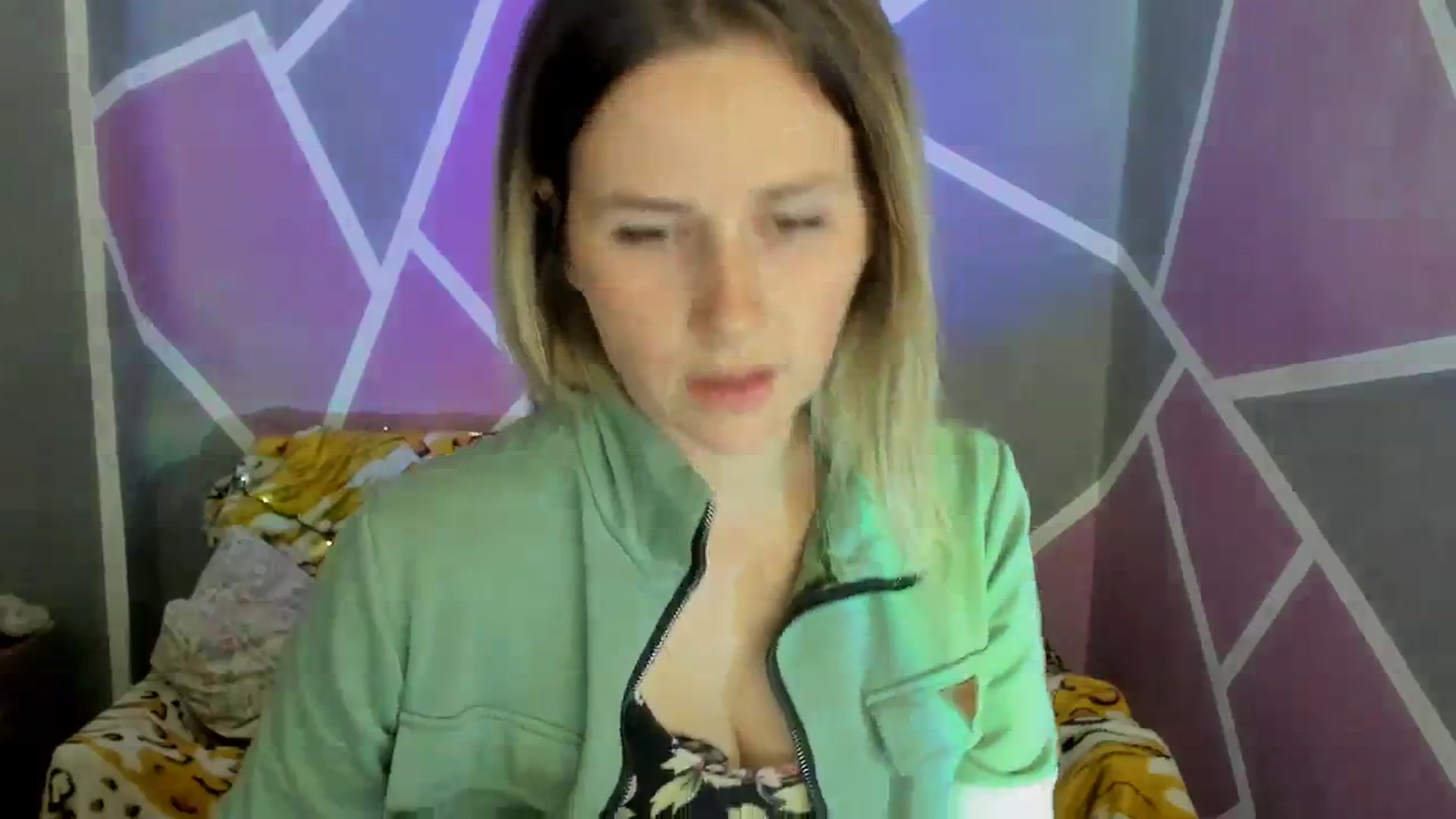 Gallery image thumbnail from UkrBeauty's myfreecams stream on, 10/04/2023, 18:21 image 5 of 20