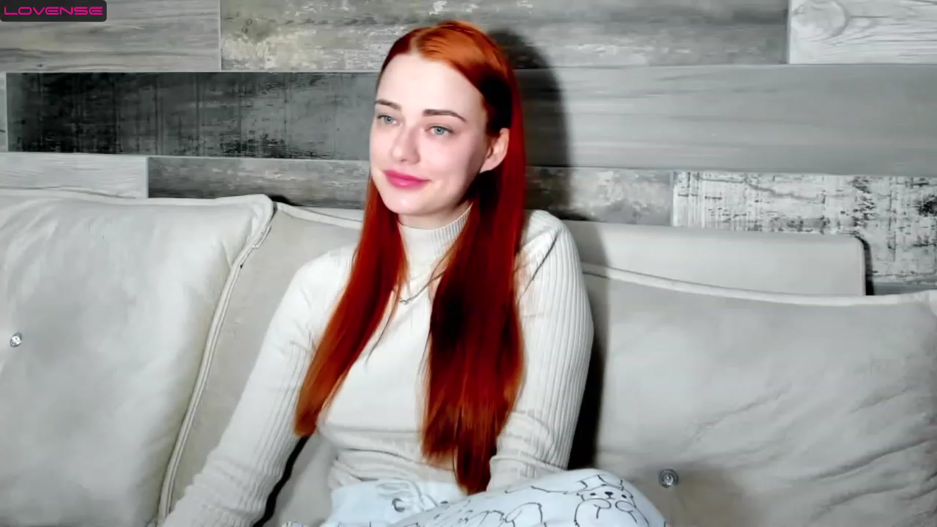 Gallery image thumbnail from UkrainianGlow's myfreecams stream on, 11/22/2022, 20:02 image 6 of 20