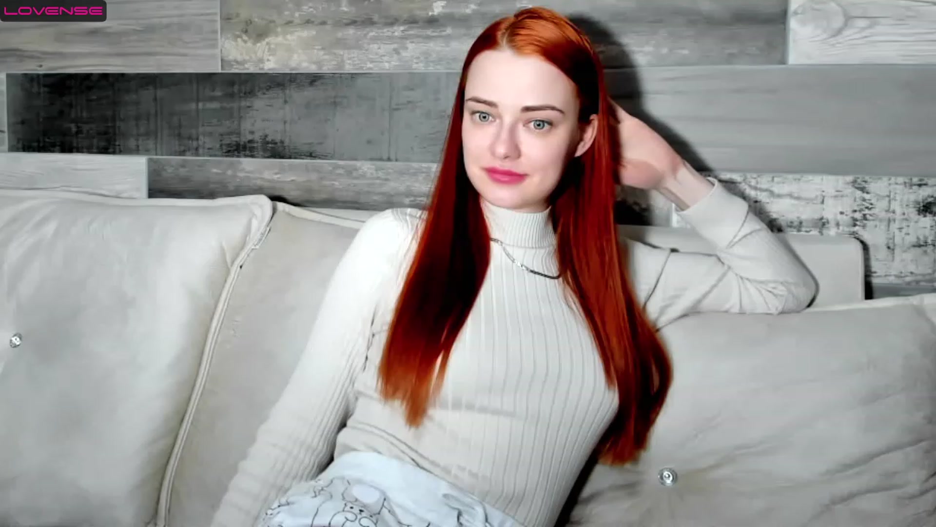 Gallery image thumbnail from UkrainianGlow's myfreecams stream on, 11/22/2022, 20:02 image 4 of 20