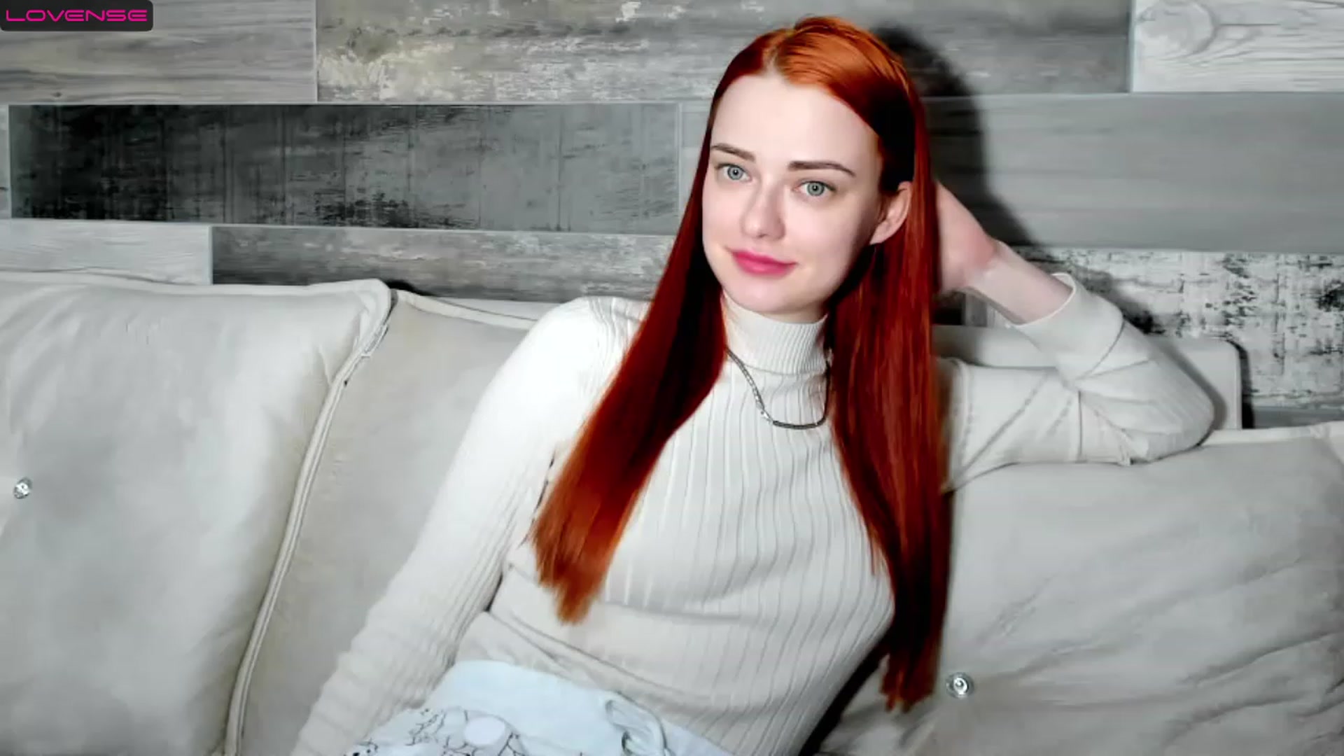 Gallery image thumbnail from UkrainianGlow's myfreecams stream on, 11/22/2022, 20:02 image 2 of 20