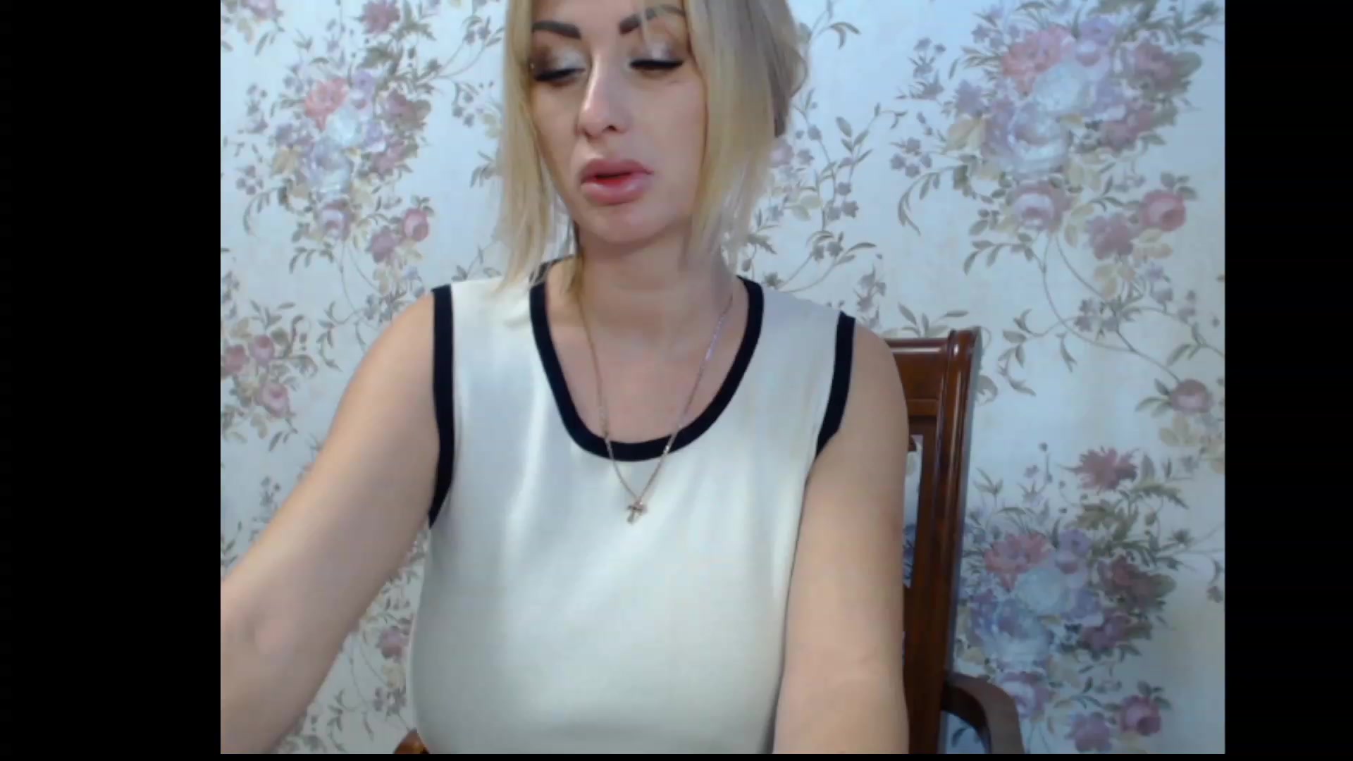 Gallery image thumbnail from Ukrainka1's myfreecams stream on, 11/15/2022, 12:47 image 14 of 20