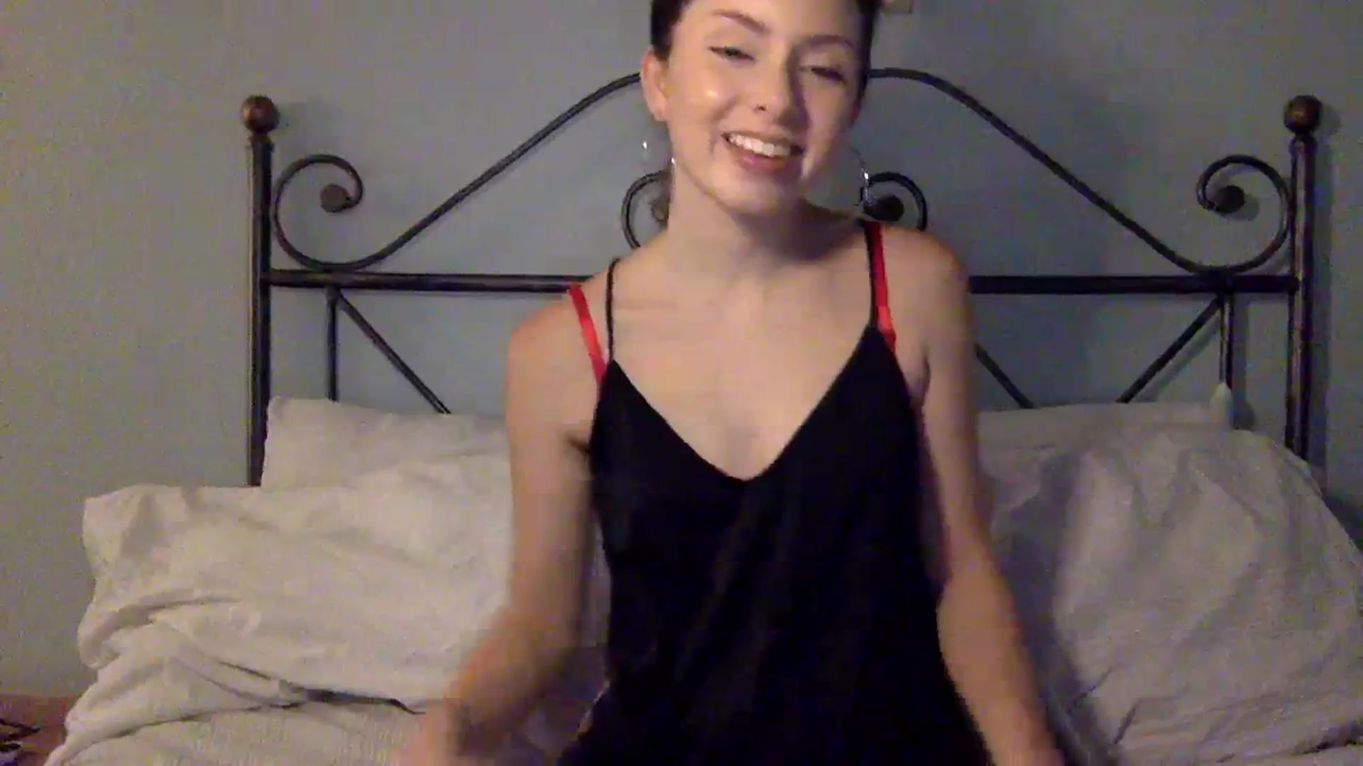 Gallery image thumbnail from Unf0rgettable's myfreecams stream on, 12/16/2023, 18:25 image 6 of 20