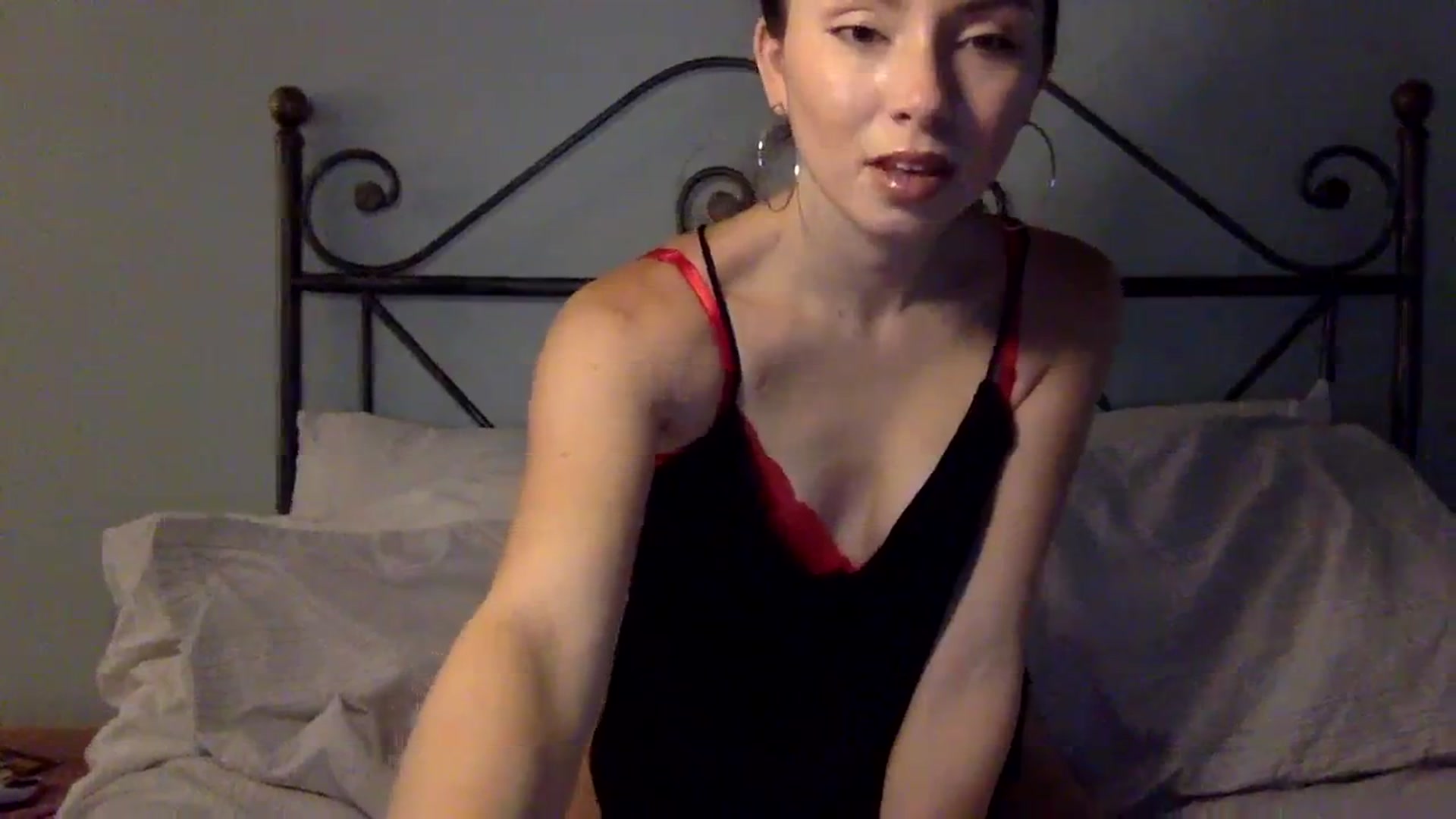 Gallery image thumbnail from Unf0rgettable's myfreecams stream on, 12/16/2023, 18:25 image 3 of 20
