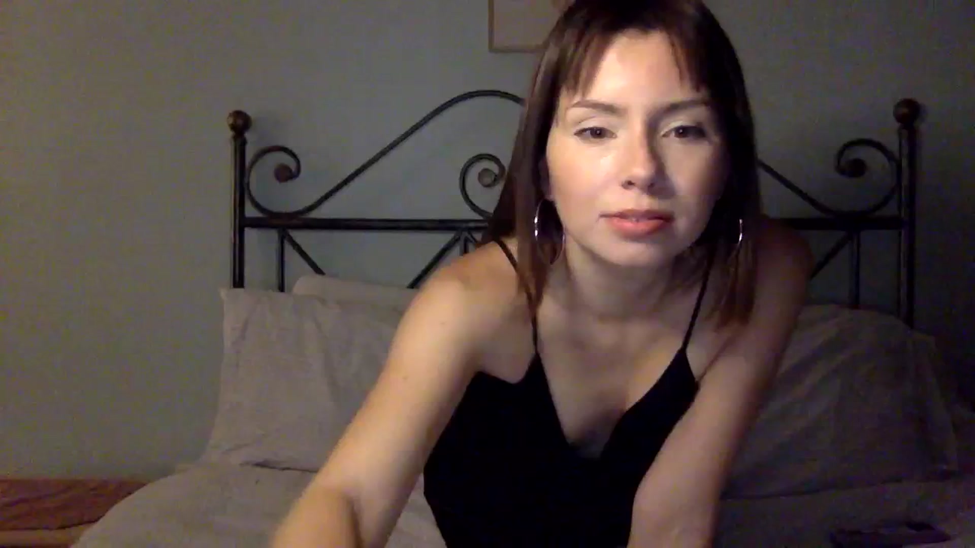 Gallery image thumbnail from Unf0rgettable's myfreecams stream on, 12/20/2023, 02:46 image 1 of 20