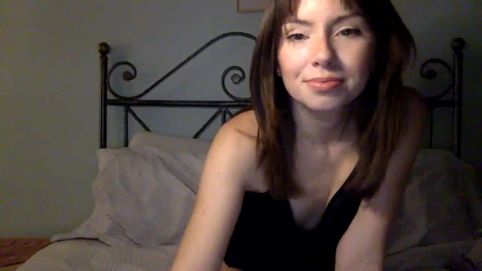 Gallery image thumbnail from Unf0rgettable's myfreecams stream on, 12/20/2023, 02:46 image 3 of 20
