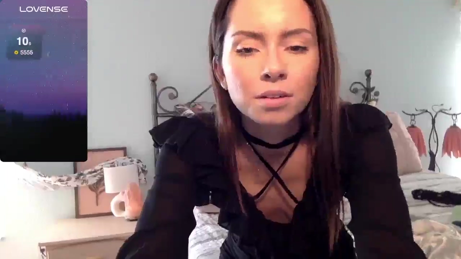 Gallery image thumbnail from Unf0rgettable's myfreecams stream on, 11/24/2024, 19:27 image 13 of 20