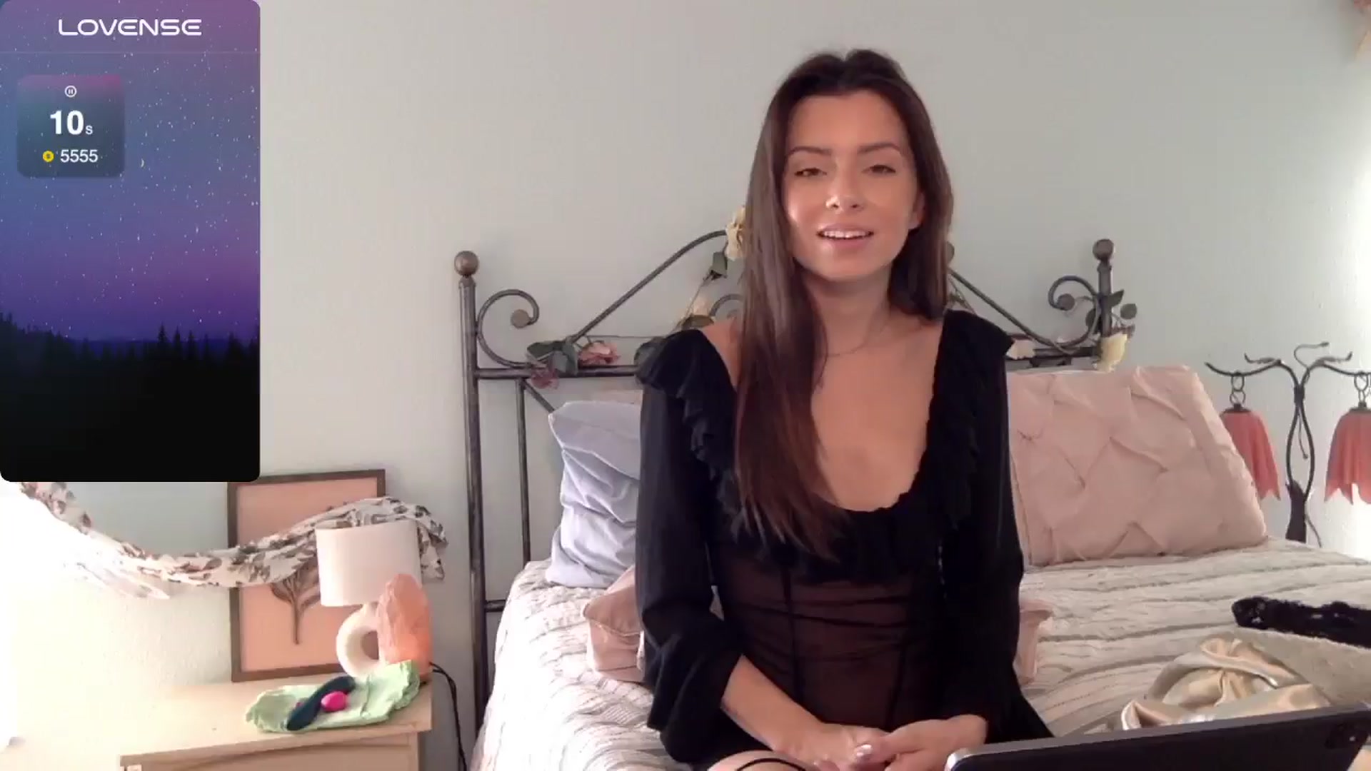 Gallery image thumbnail from Unf0rgettable's myfreecams stream on, 11/24/2024, 19:27 image 1 of 20