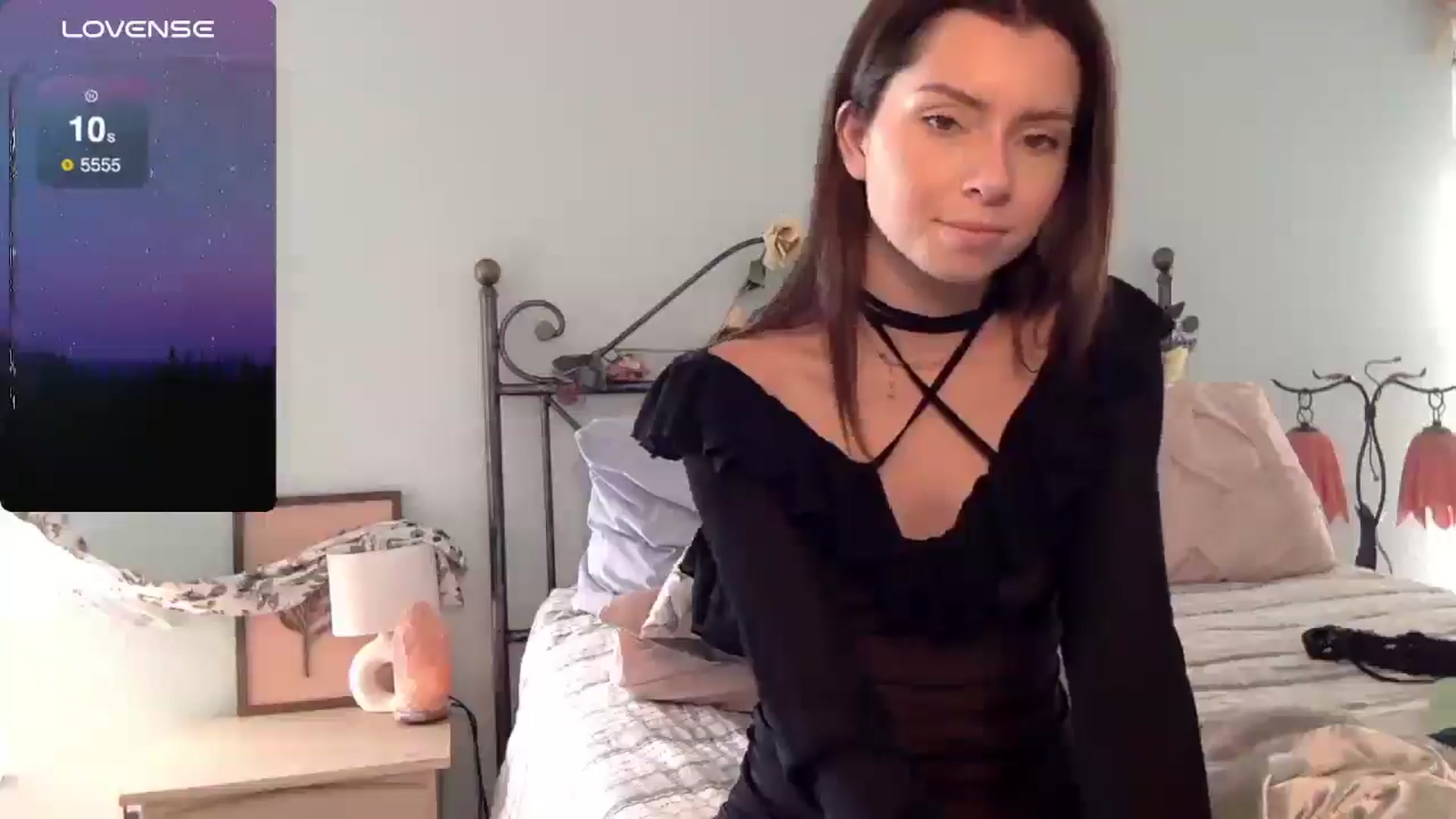 Gallery image thumbnail from Unf0rgettable's myfreecams stream on, 11/24/2024, 19:27 image 12 of 20