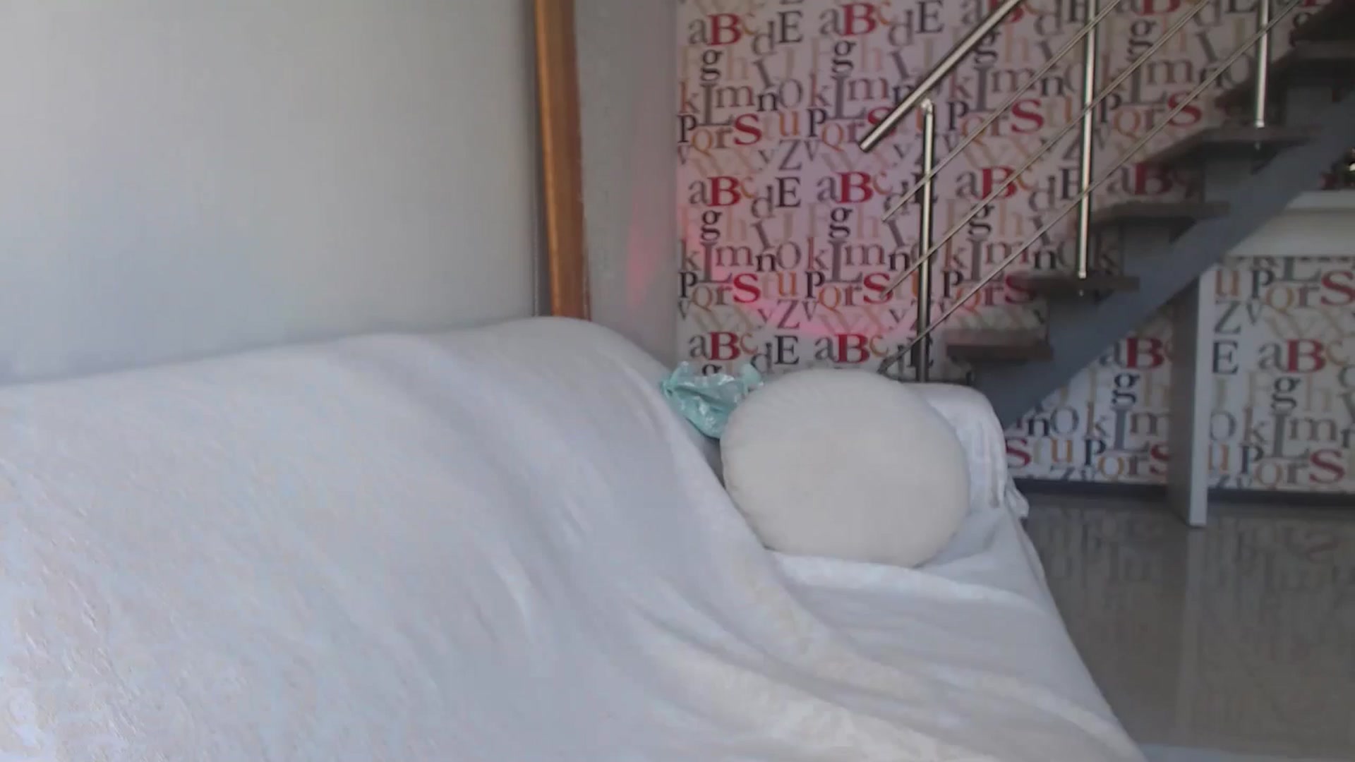 Gallery image thumbnail from Unhappy_one's myfreecams stream on, 05/17/2024, 13:51 image 5 of 20