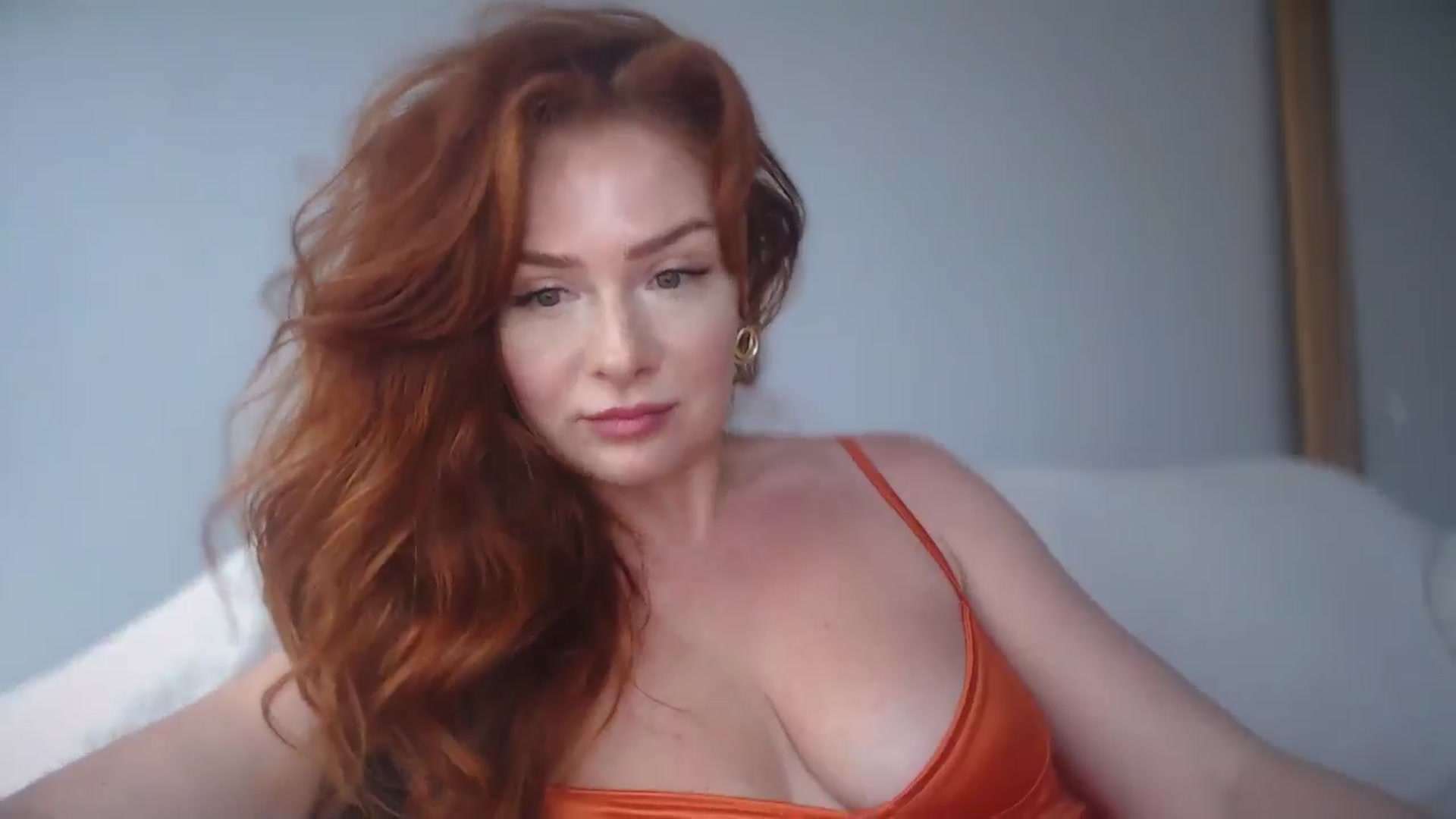 Gallery image thumbnail from Unhappy_one's myfreecams stream on, 06/24/2024, 16:33 image 6 of 20