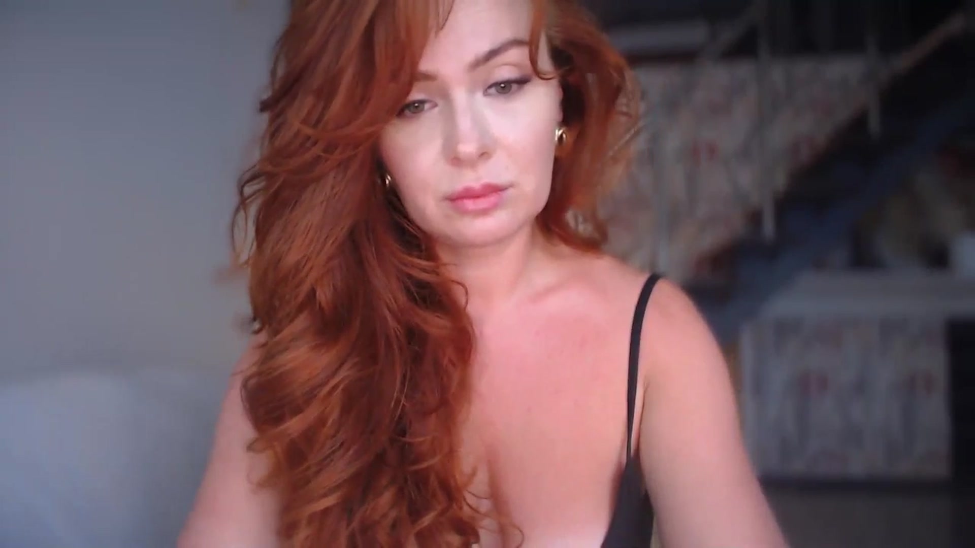 Gallery image thumbnail from Unhappy_one's myfreecams stream on, 08/08/2024, 17:06 image 18 of 20