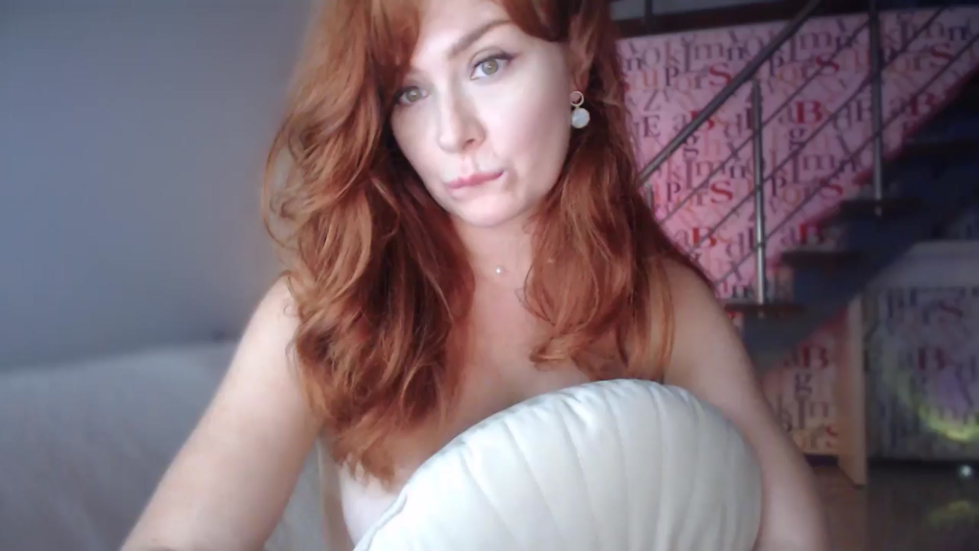Gallery image thumbnail from Unhappy_one's myfreecams stream on, 09/28/2024, 16:44 image 13 of 20