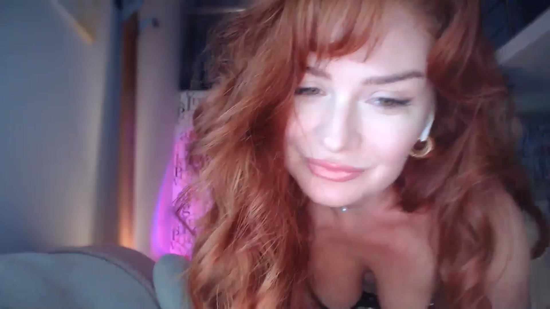 Gallery image thumbnail from Unhappy_one's myfreecams stream on, 10/11/2024, 16:27 image 3 of 20