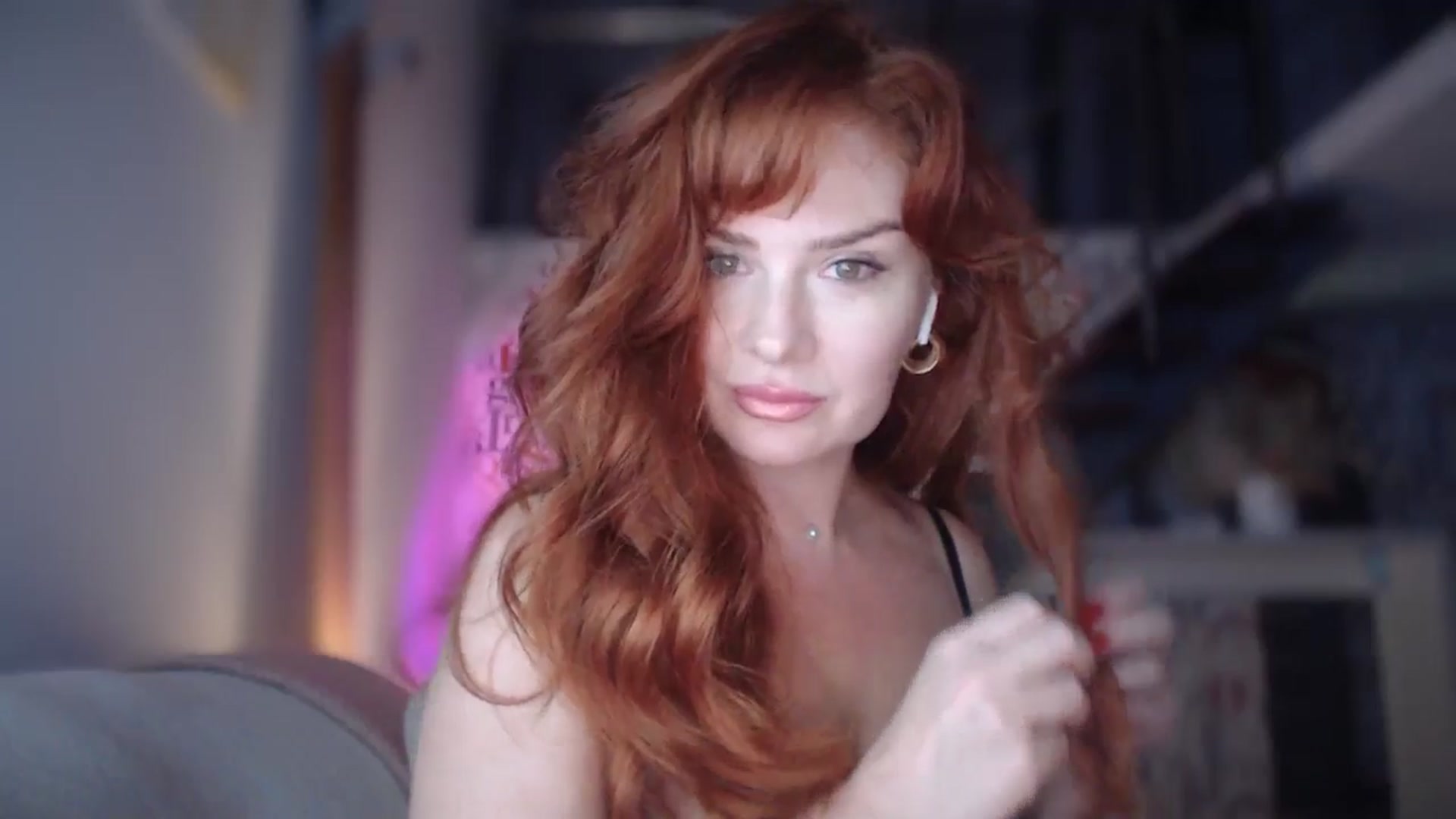 Gallery image thumbnail from Unhappy_one's myfreecams stream on, 10/11/2024, 16:27 image 2 of 20