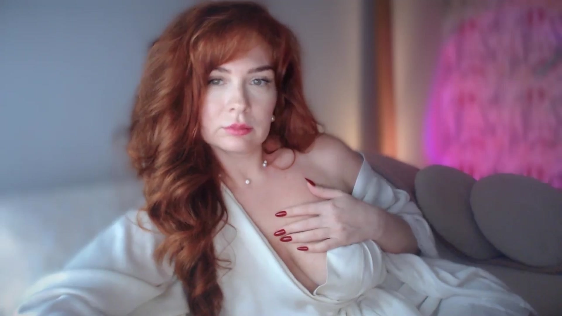 Gallery image thumbnail from Unhappy_one's myfreecams stream on, 10/24/2024, 16:40 image 8 of 20