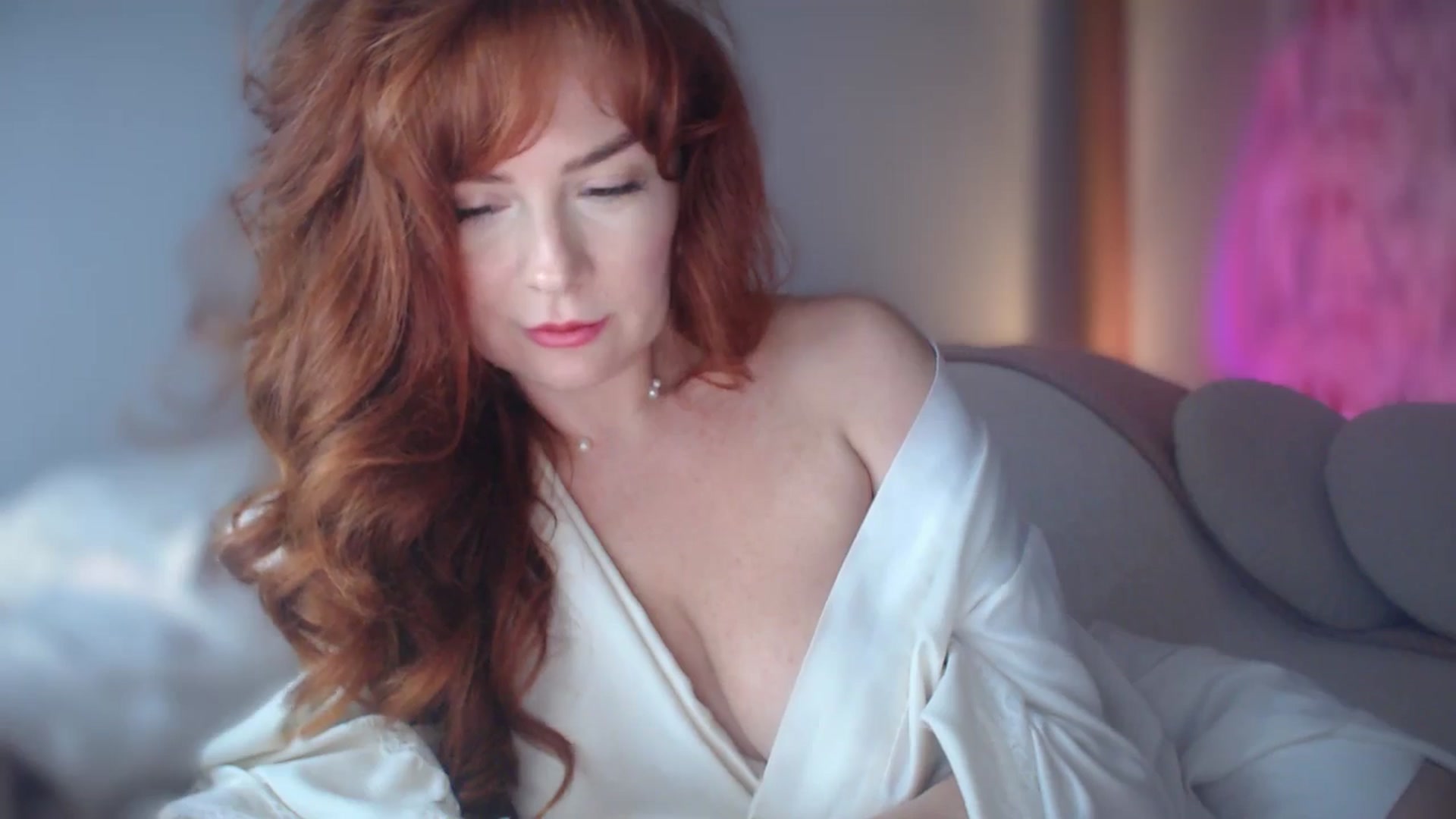 Gallery image thumbnail from Unhappy_one's myfreecams stream on, 10/24/2024, 16:40 image 3 of 20
