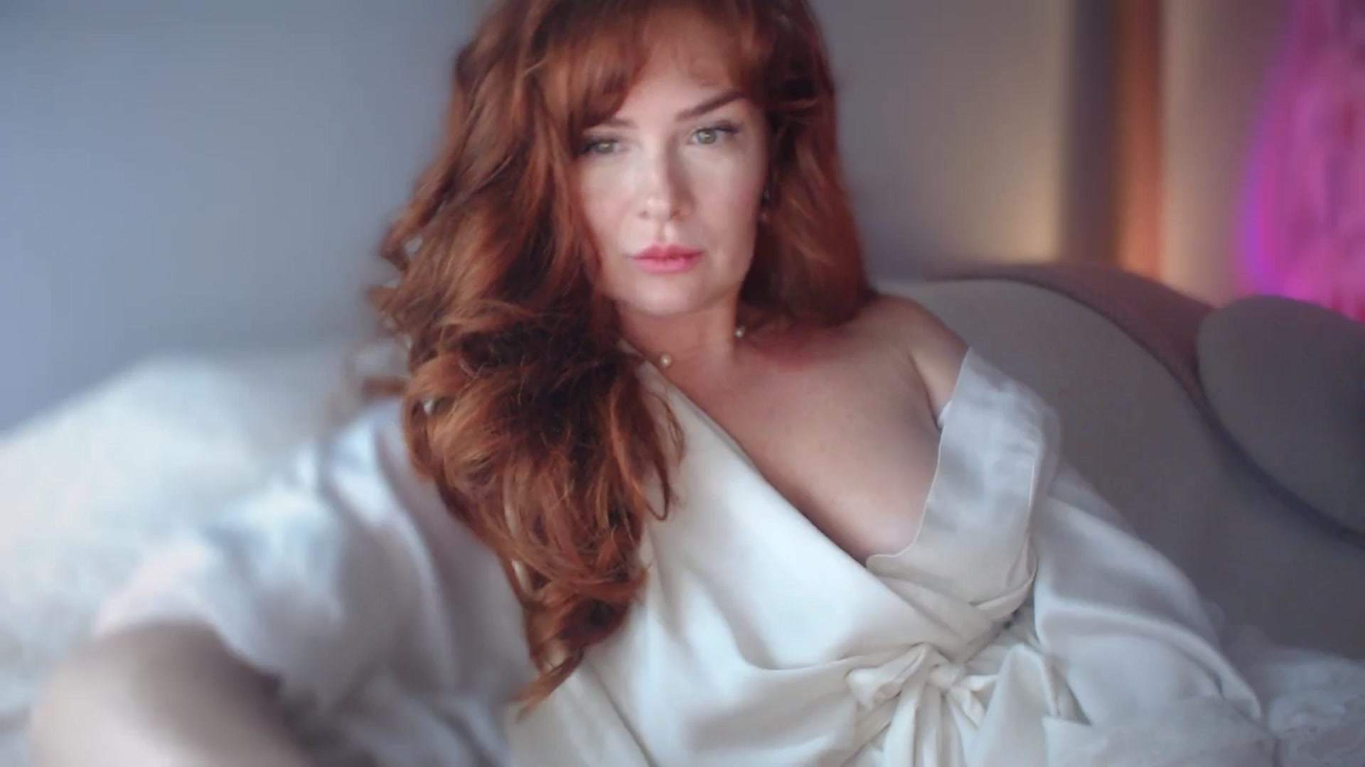 Gallery image thumbnail from Unhappy_one's myfreecams stream on, 10/24/2024, 16:40 image 16 of 20