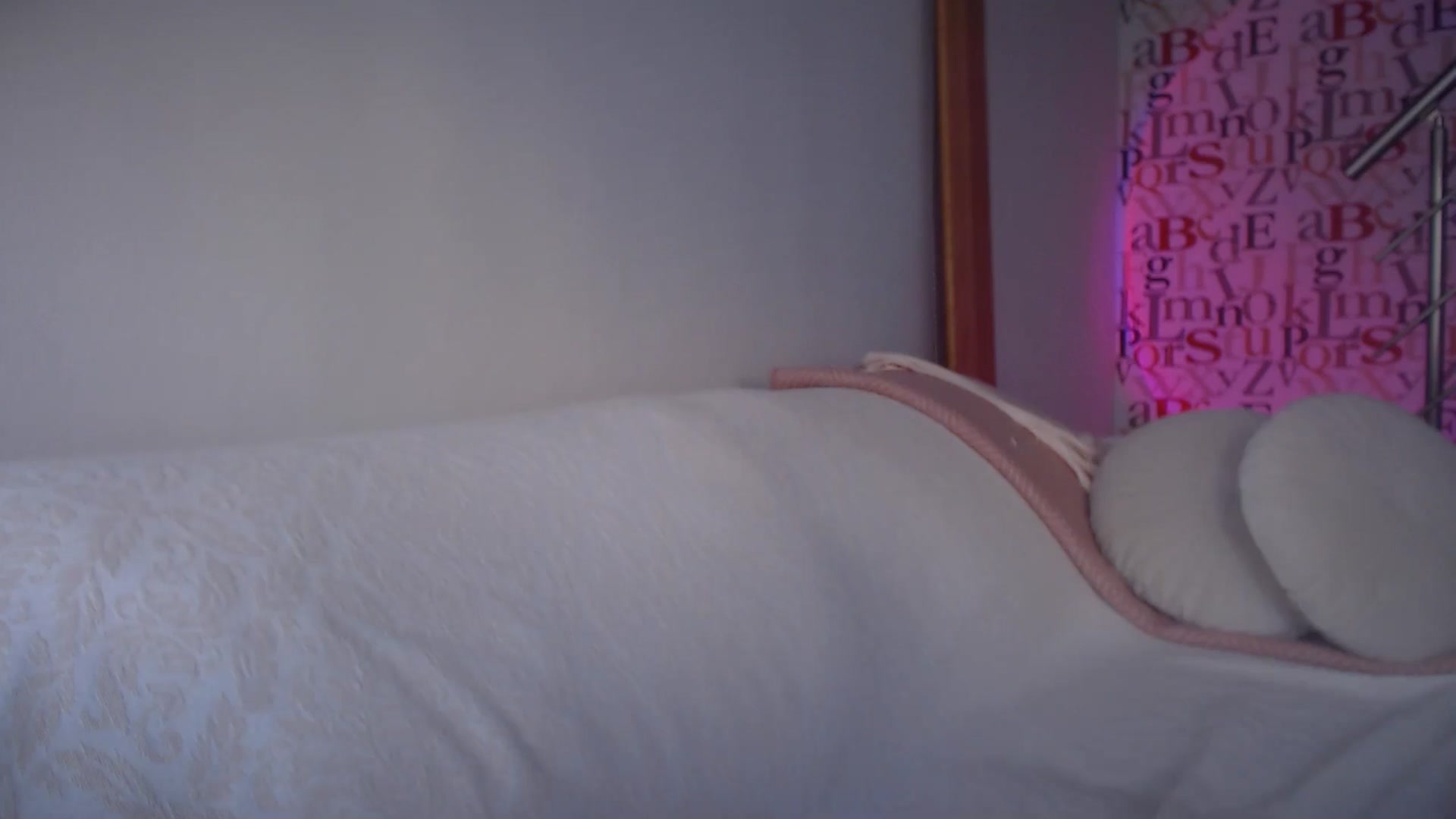 Gallery image thumbnail from Unhappy_one's myfreecams stream on, 10/25/2024, 16:05 image 9 of 20
