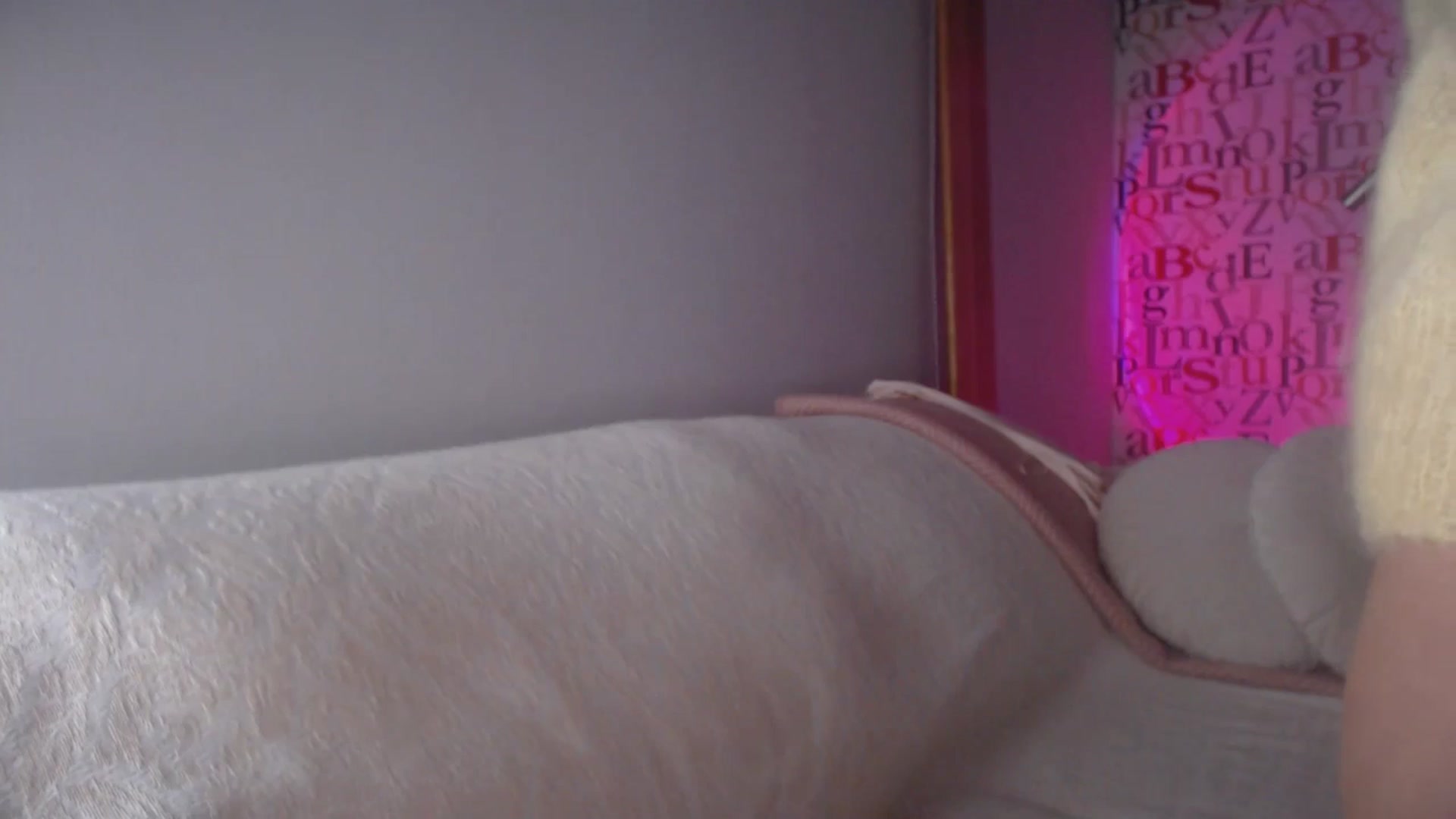 Gallery image thumbnail from Unhappy_one's myfreecams stream on, 10/25/2024, 16:05 image 14 of 20