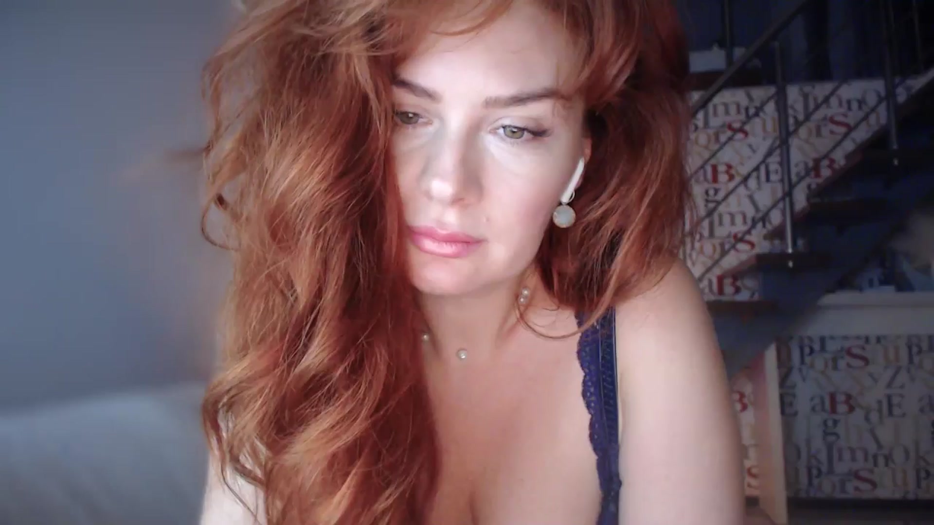 Gallery image thumbnail from Unhappy_one's myfreecams stream on, 10/27/2024, 16:21 image 18 of 20