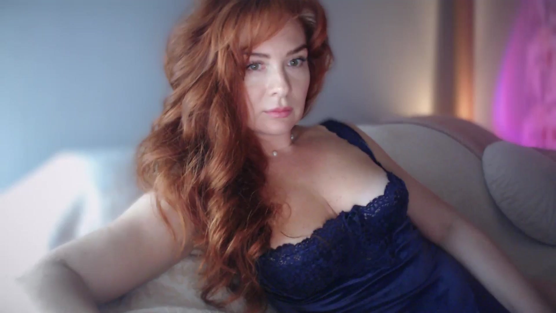 Gallery image thumbnail from Unhappy_one's myfreecams stream on, 10/27/2024, 17:00 image 17 of 20