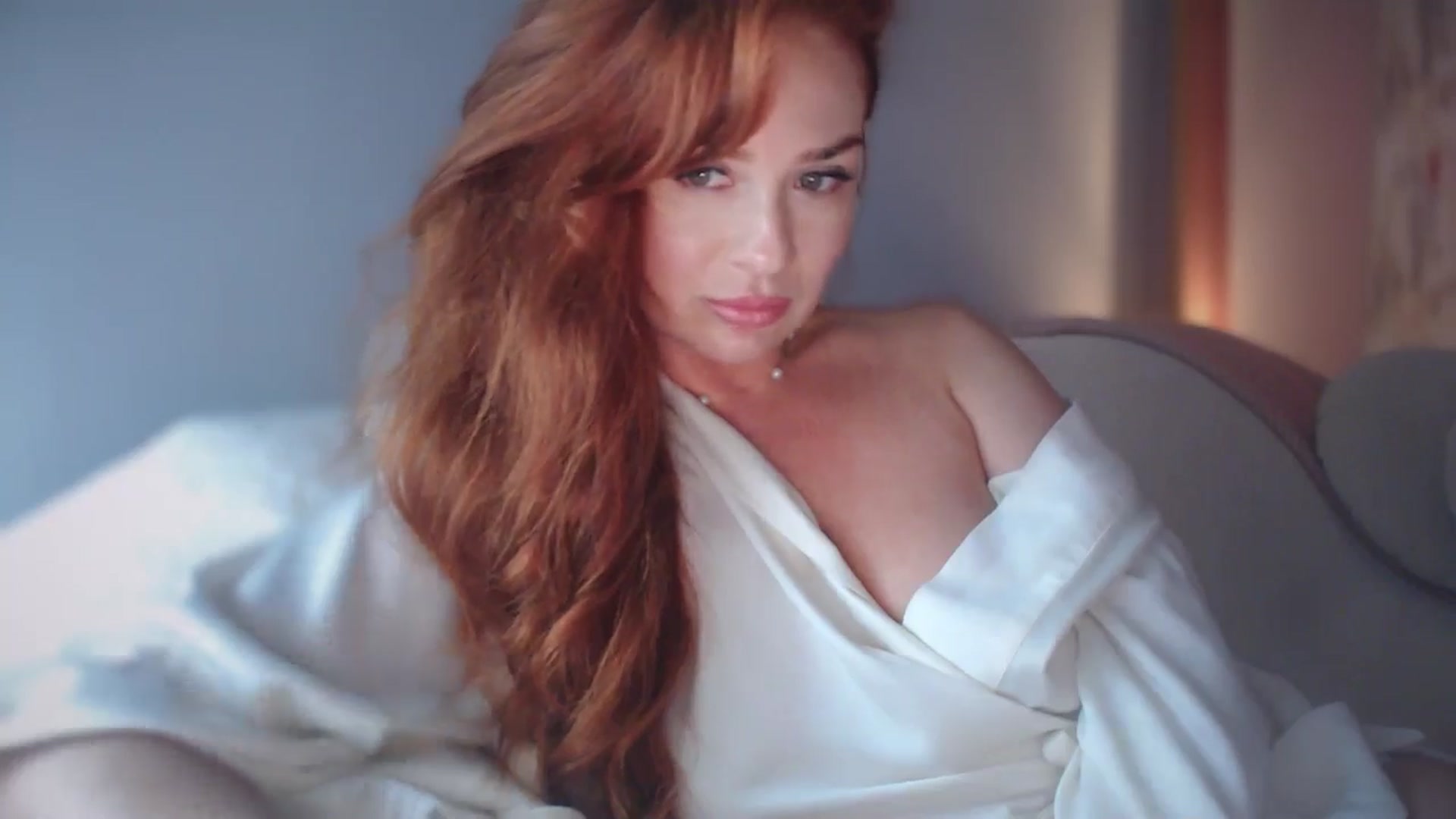 Gallery image thumbnail from Unhappy_one's myfreecams stream on, 12/20/2024, 17:36 image 12 of 20