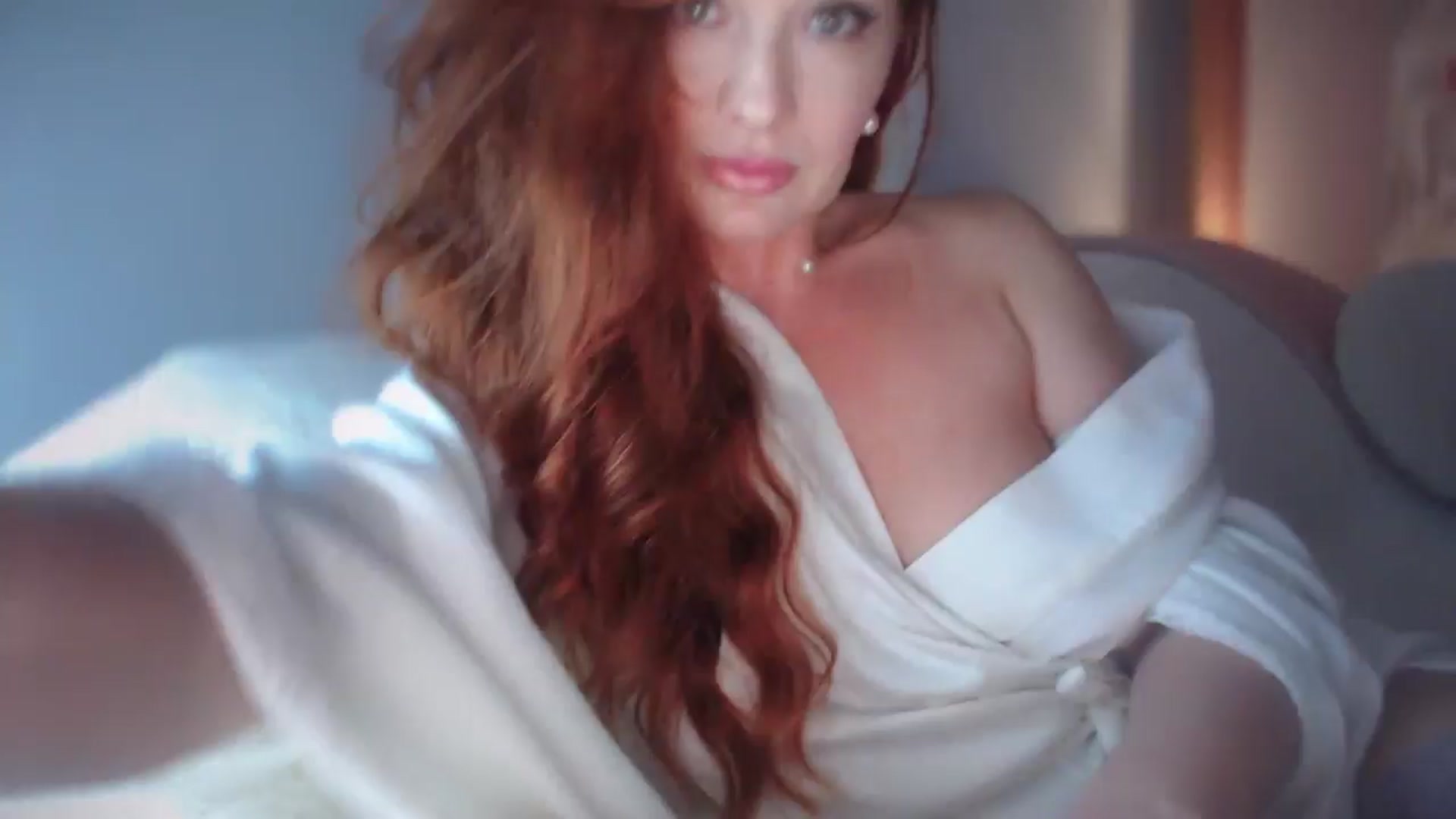 Gallery image thumbnail from Unhappy_one's myfreecams stream on, 12/20/2024, 17:36 image 7 of 20