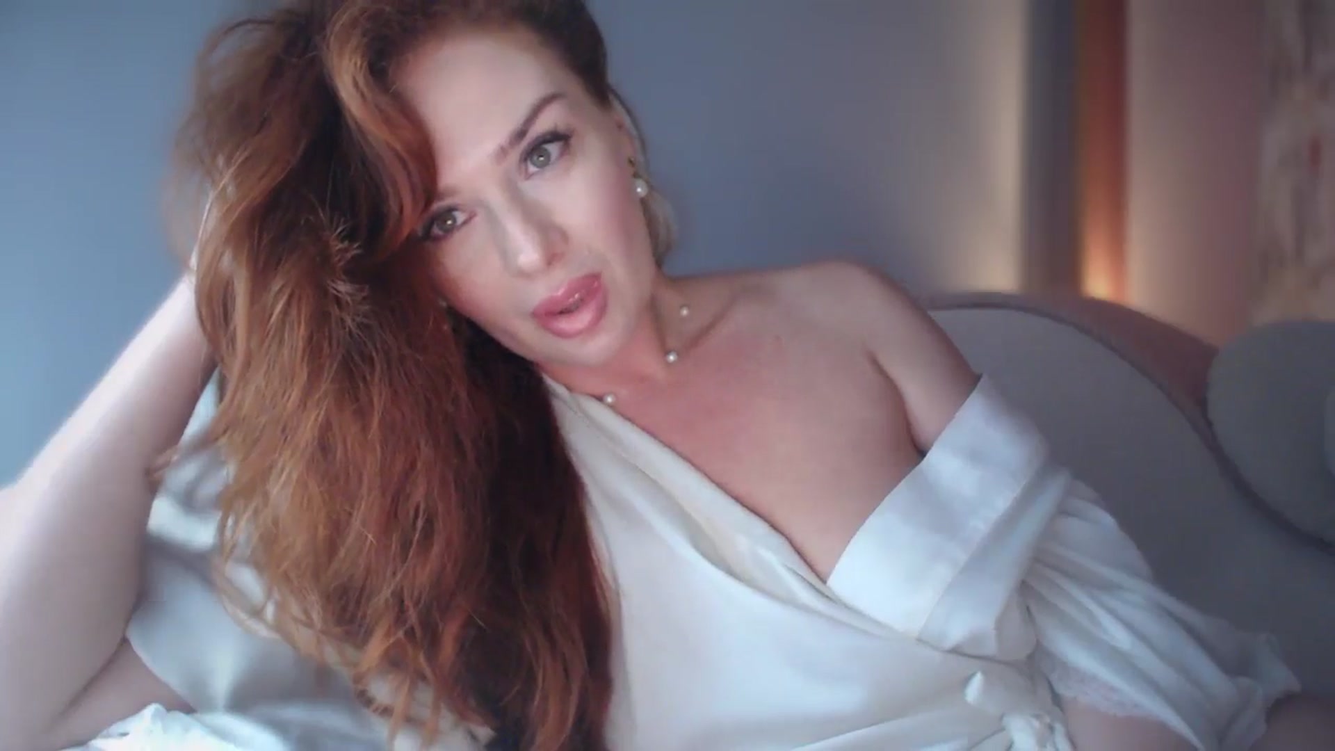 Gallery image thumbnail from Unhappy_one's myfreecams stream on, 12/20/2024, 17:36 image 14 of 20
