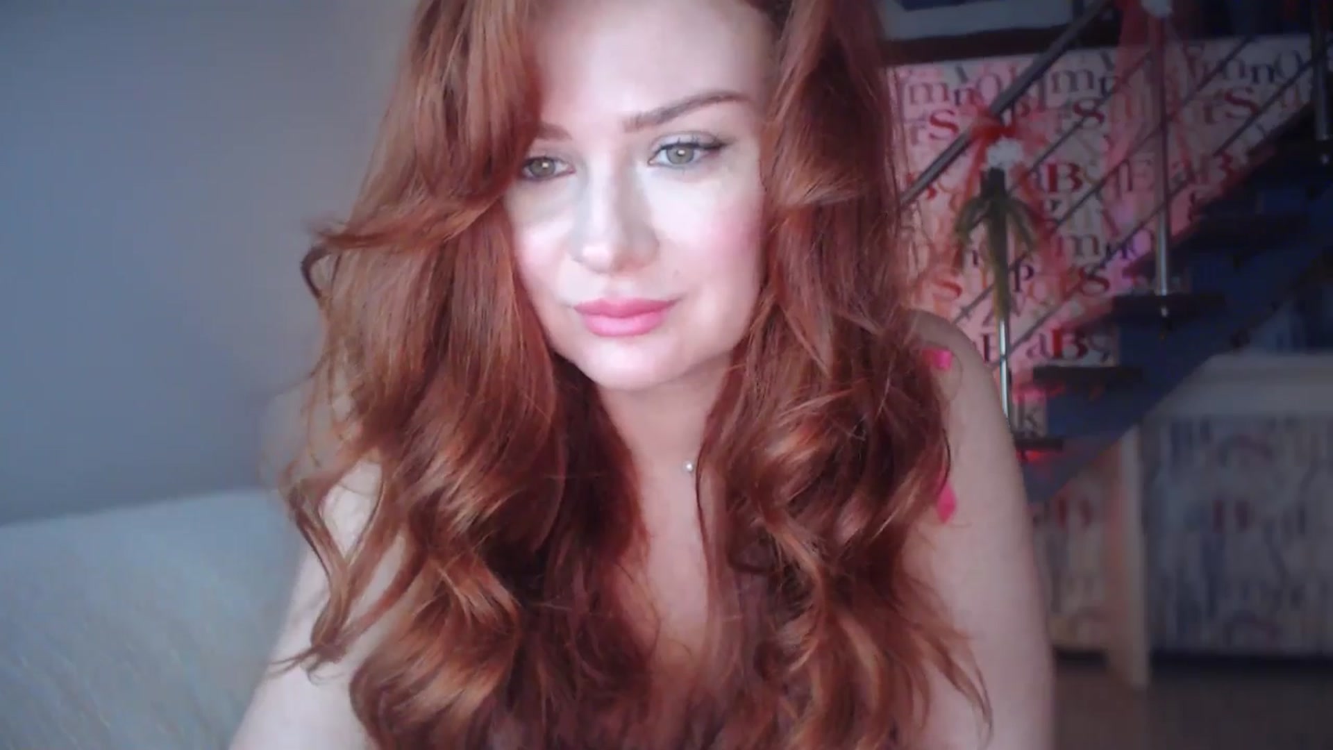 Gallery image thumbnail from Unhappy_one's myfreecams stream on, 12/28/2024, 16:31 image 16 of 20