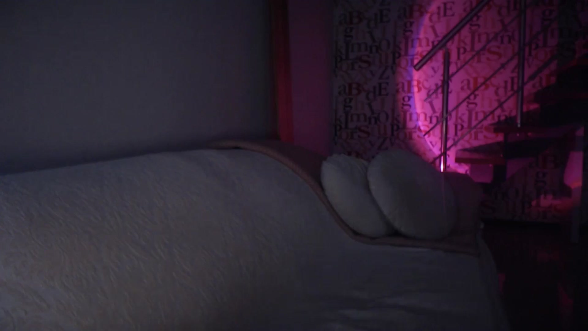 Gallery image thumbnail from Unhappy_one's myfreecams stream on, 01/10/2025, 15:38 image 8 of 20