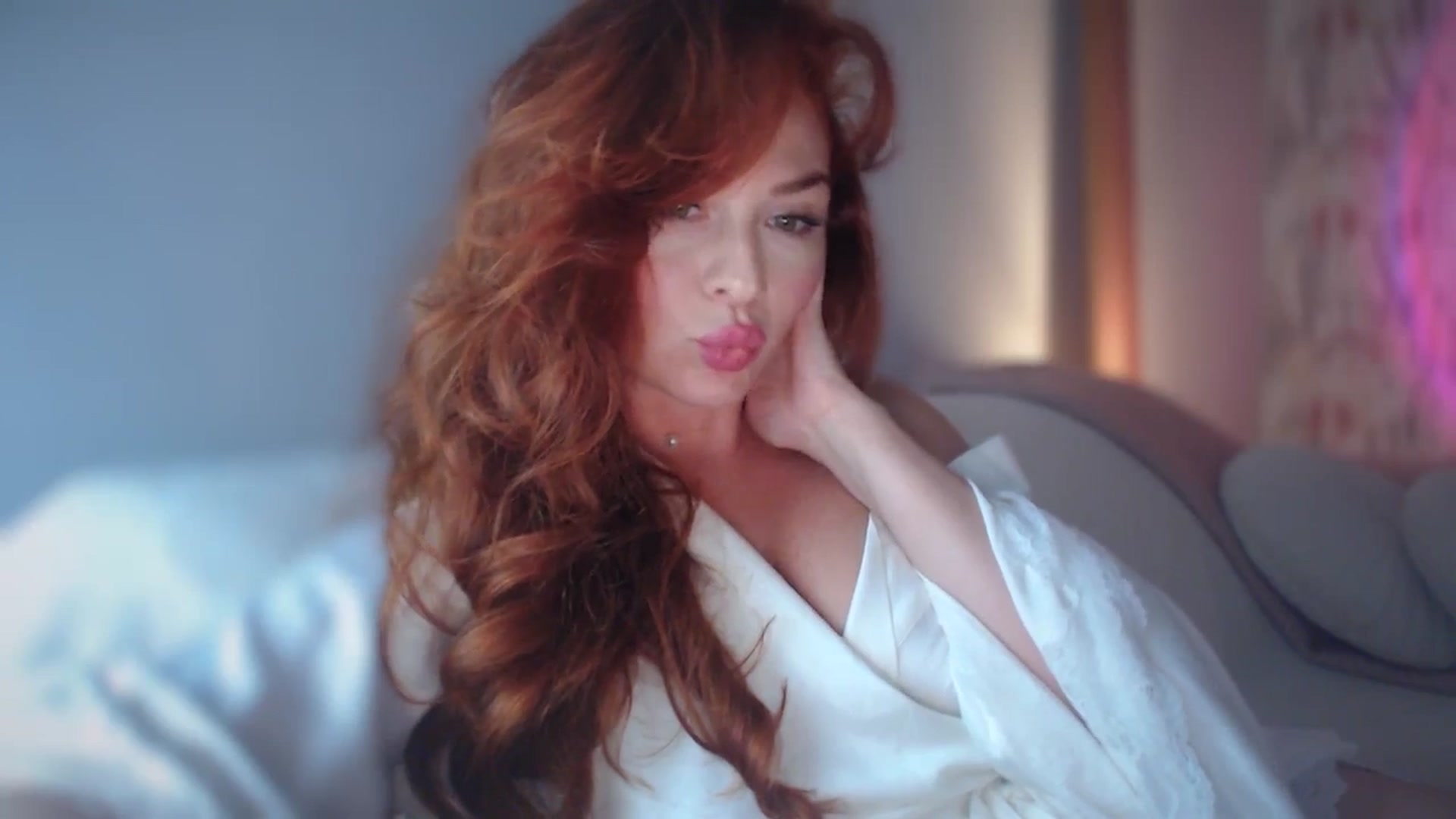 Gallery image thumbnail from Unhappy_one's myfreecams stream on, 01/30/2025, 17:26 image 12 of 20
