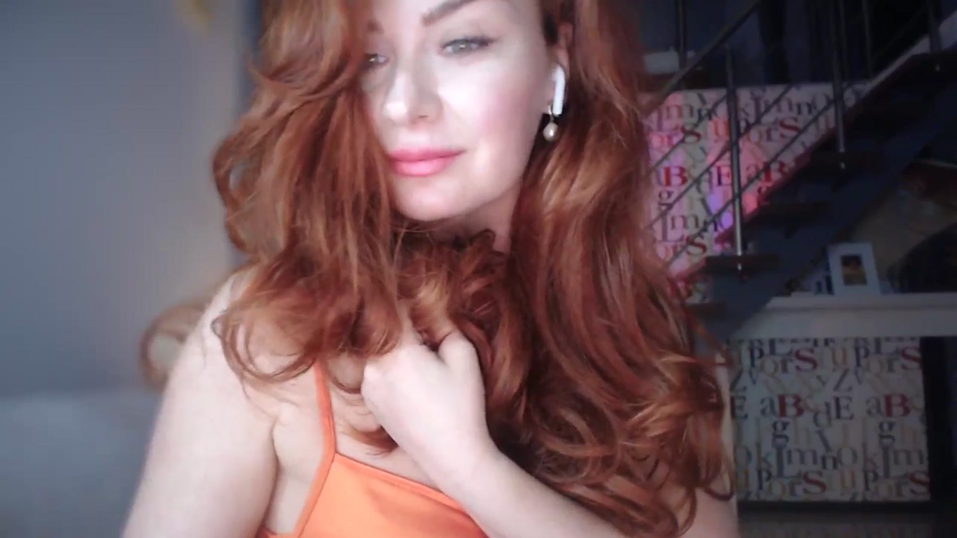 Gallery image thumbnail from Unhappy_one's myfreecams stream on, 02/18/2025, 16:12 image 19 of 20