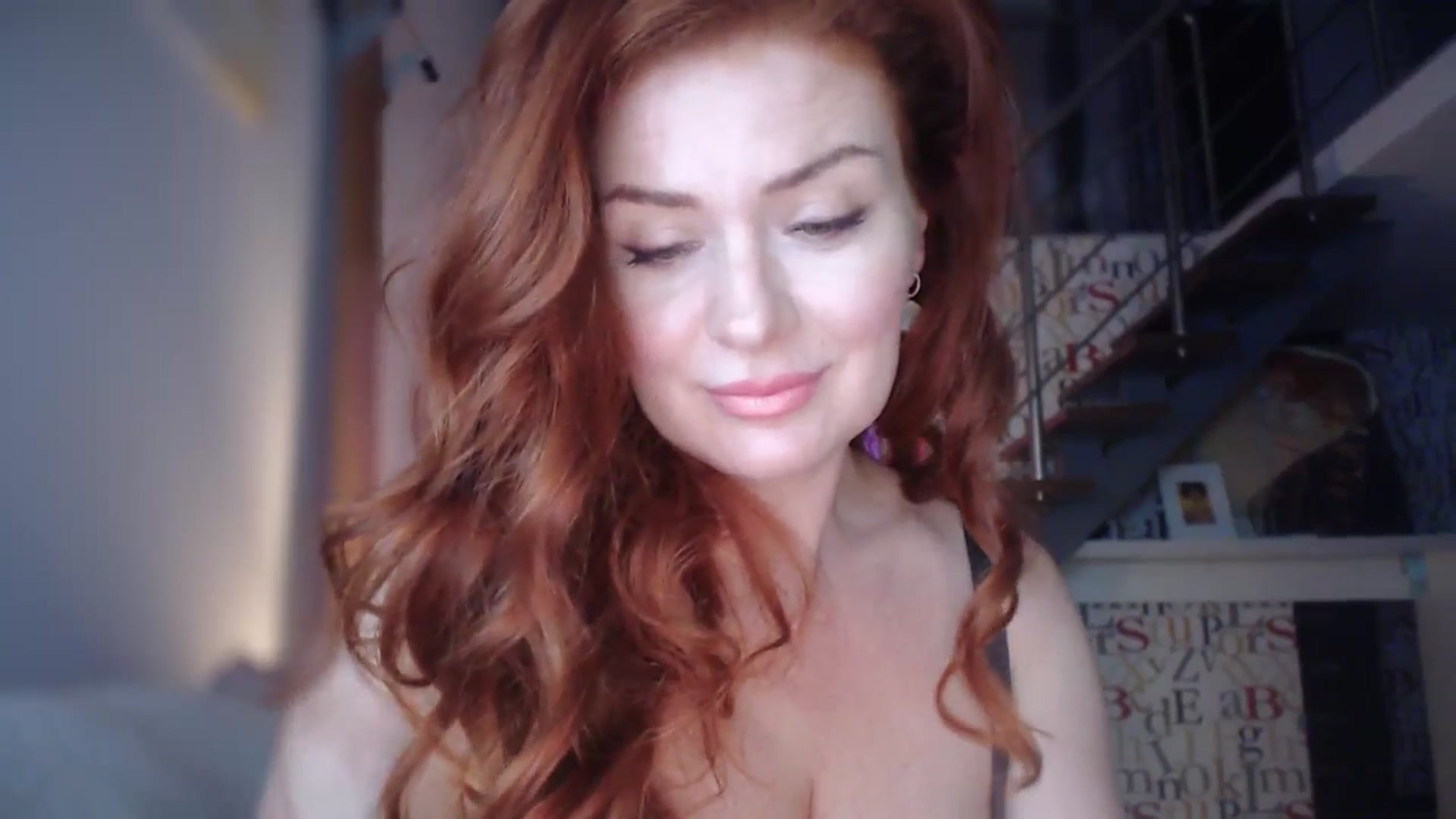 Gallery image thumbnail from Unhappy_one's myfreecams stream on, 03/16/2025, 16:50 image 16 of 20