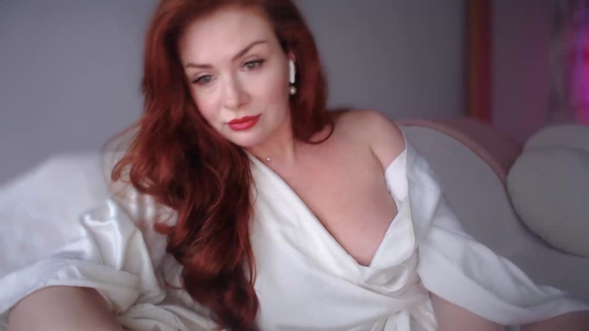 Gallery image thumbnail from Unhappy_one's myfreecams stream on, 04/01/2025, 16:18 image 14 of 20